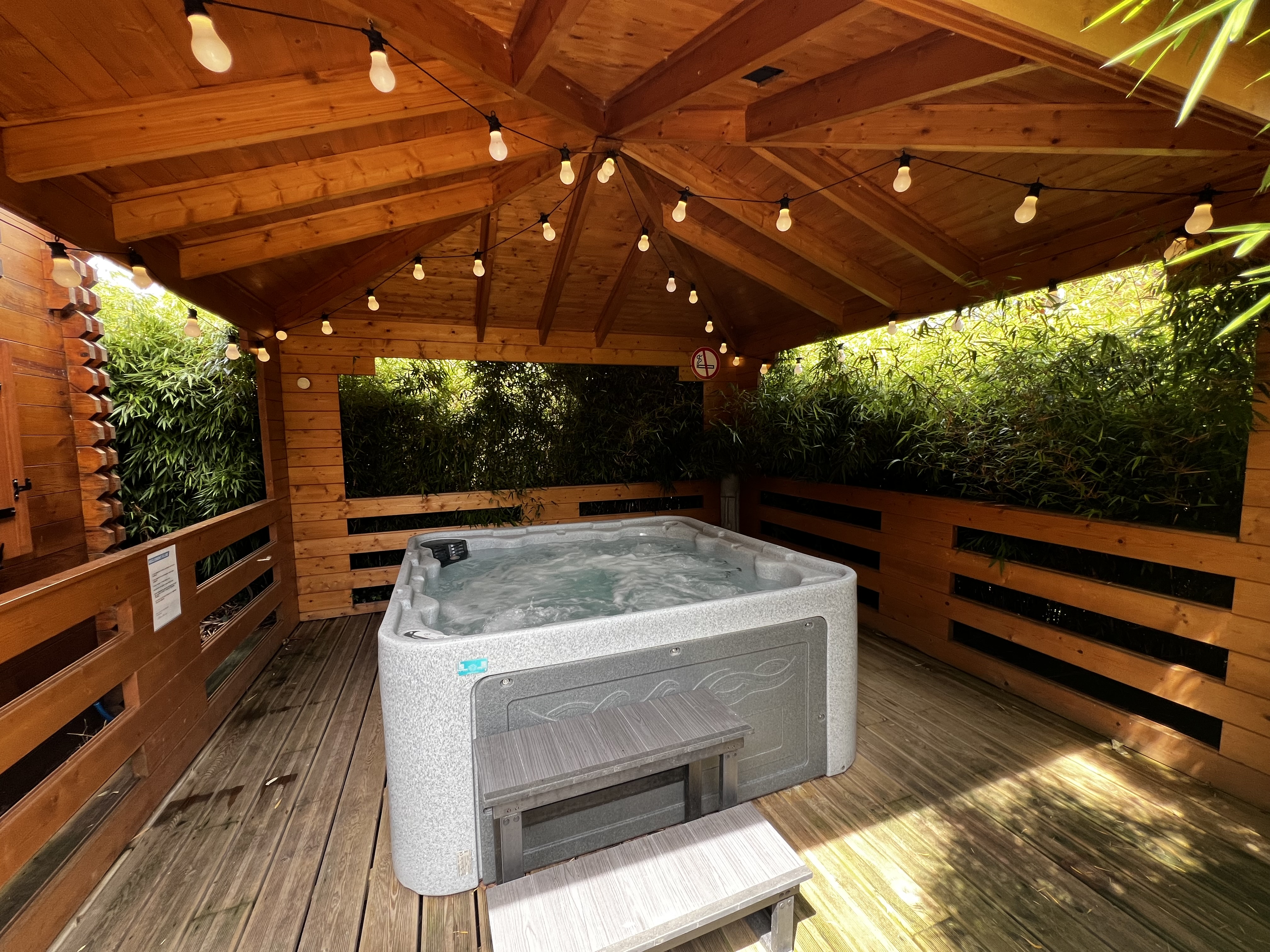 Le Cottage avec spa PRIVATIF n°1 — Chalet avec spa à Côtes-d'Armor à Ploufragan — vue intérieure