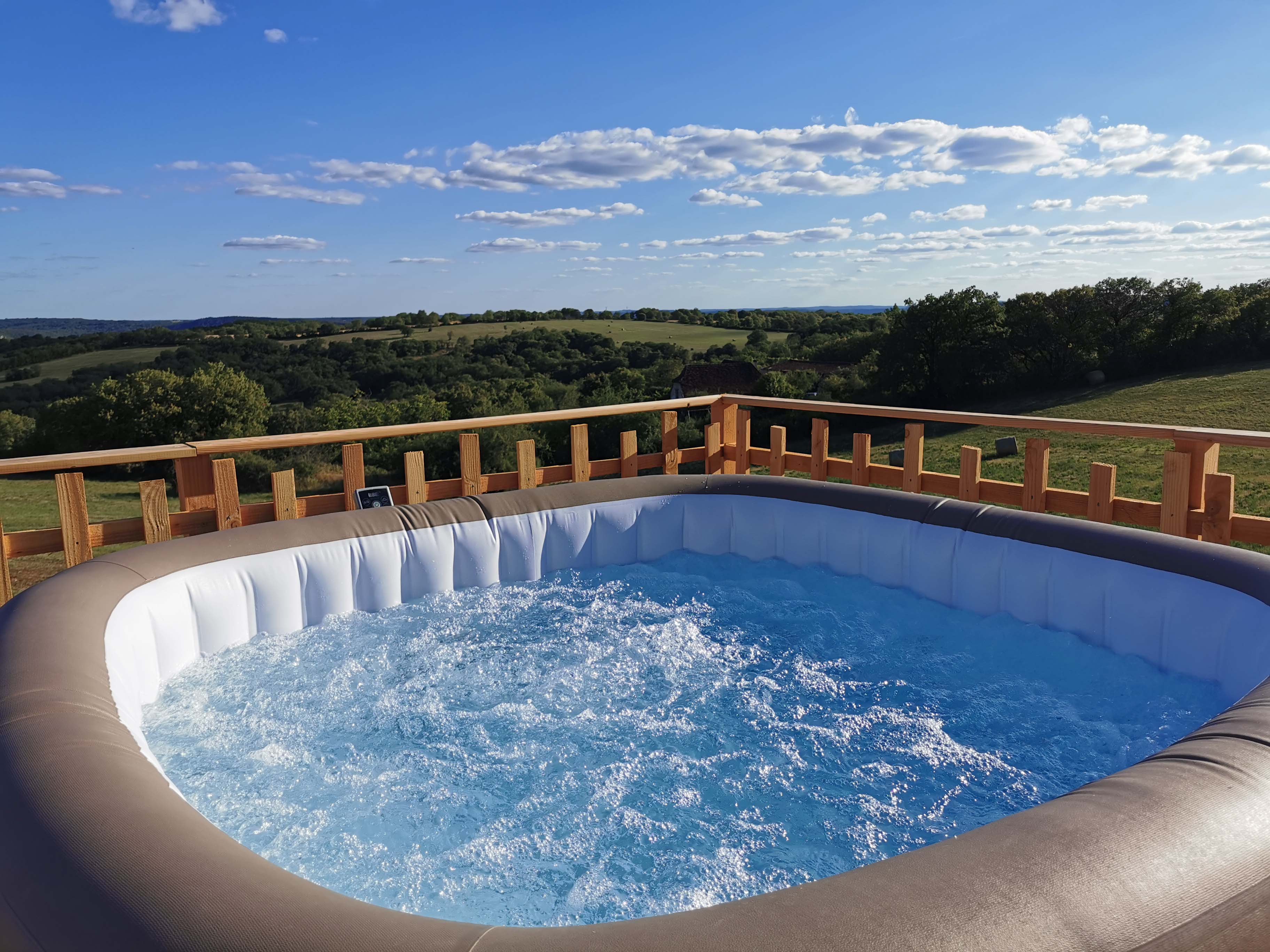 Évasion en Bulle de Luxe avec Spa à Cabrerets à Cabrerets — salle de bain