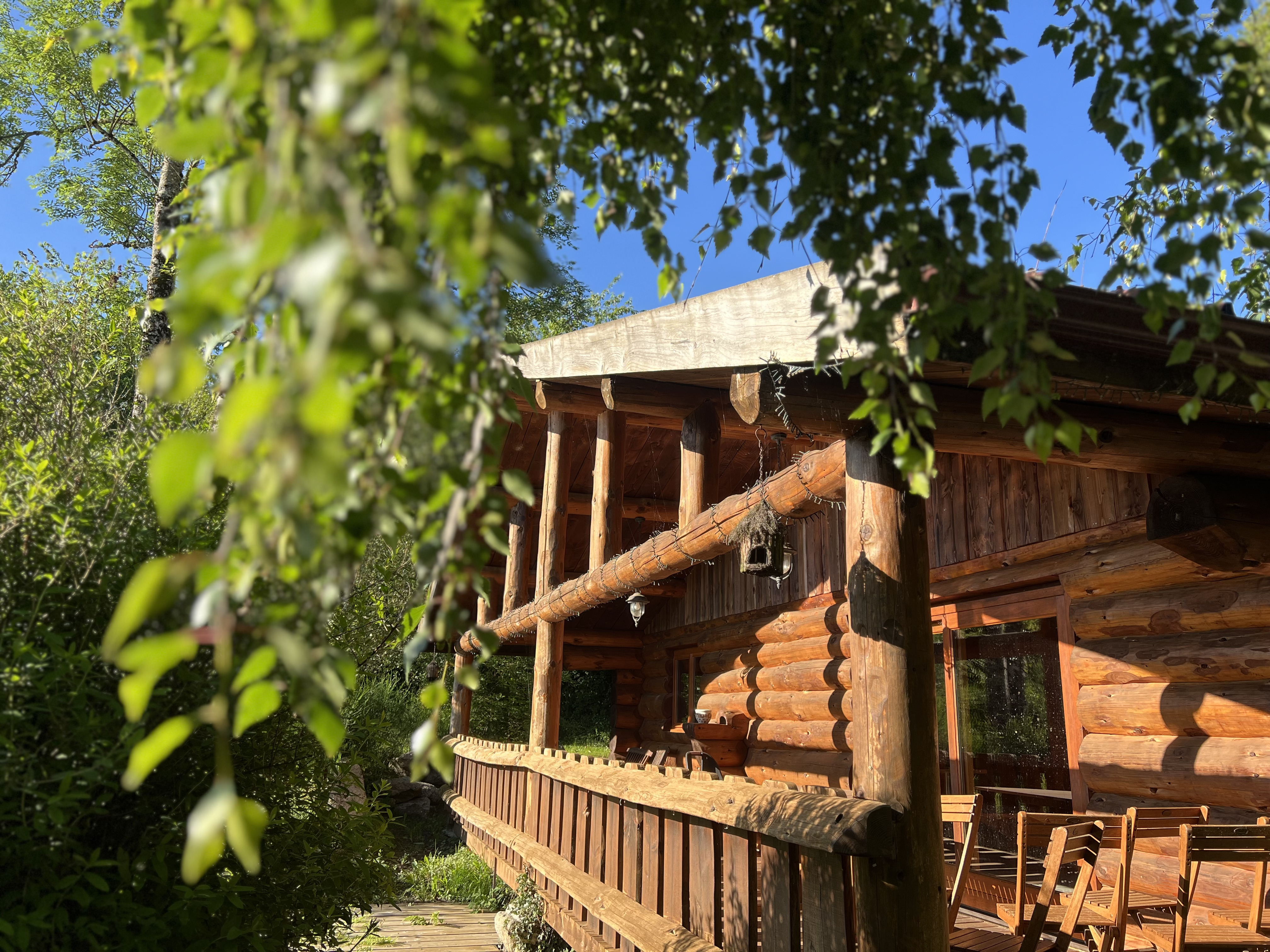La cabane du Pêcheur — Cabane de trappeur avec spa à Creuse à La Nouaille — détail architectural