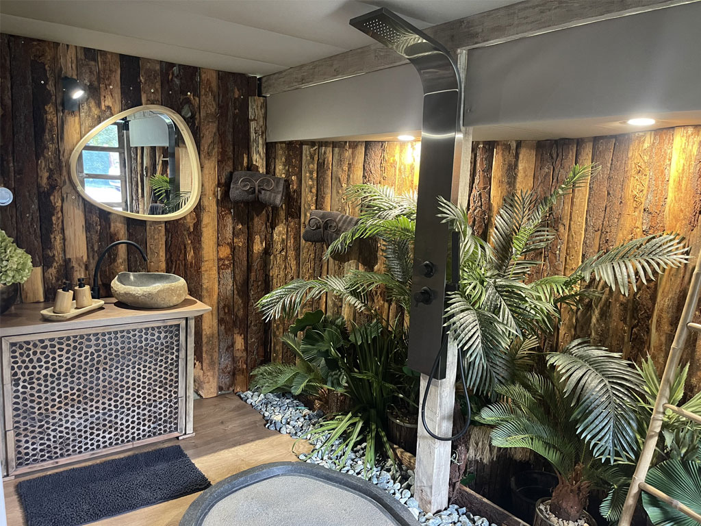 Spirit of Bali — Lodge luxe avec SPA à Var à La Nocera — vue depuis la terrasse