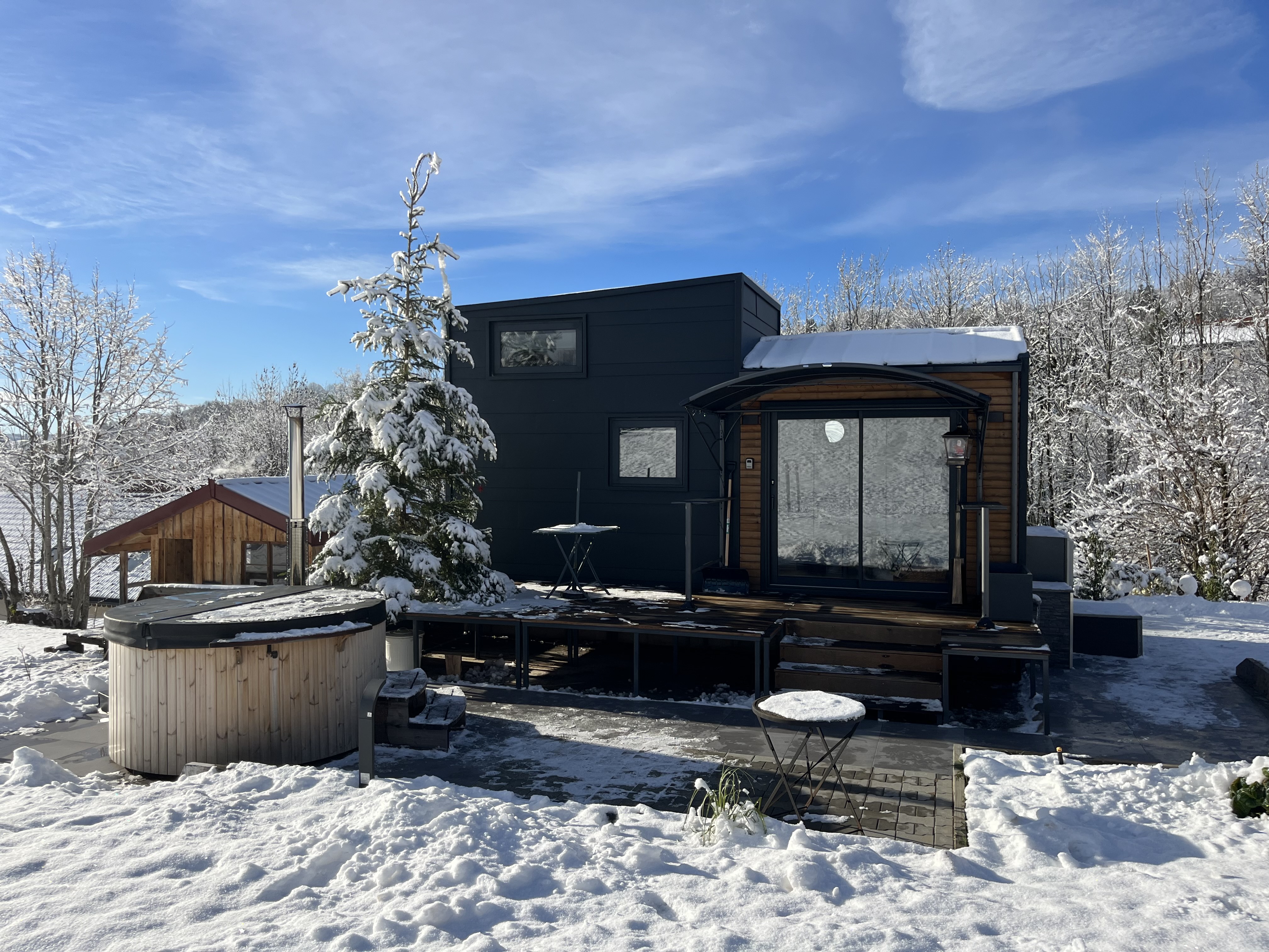 Tiny house Athena & Spa : une évasion sensorielle en Franche-Comté à St Claude — salle de bain