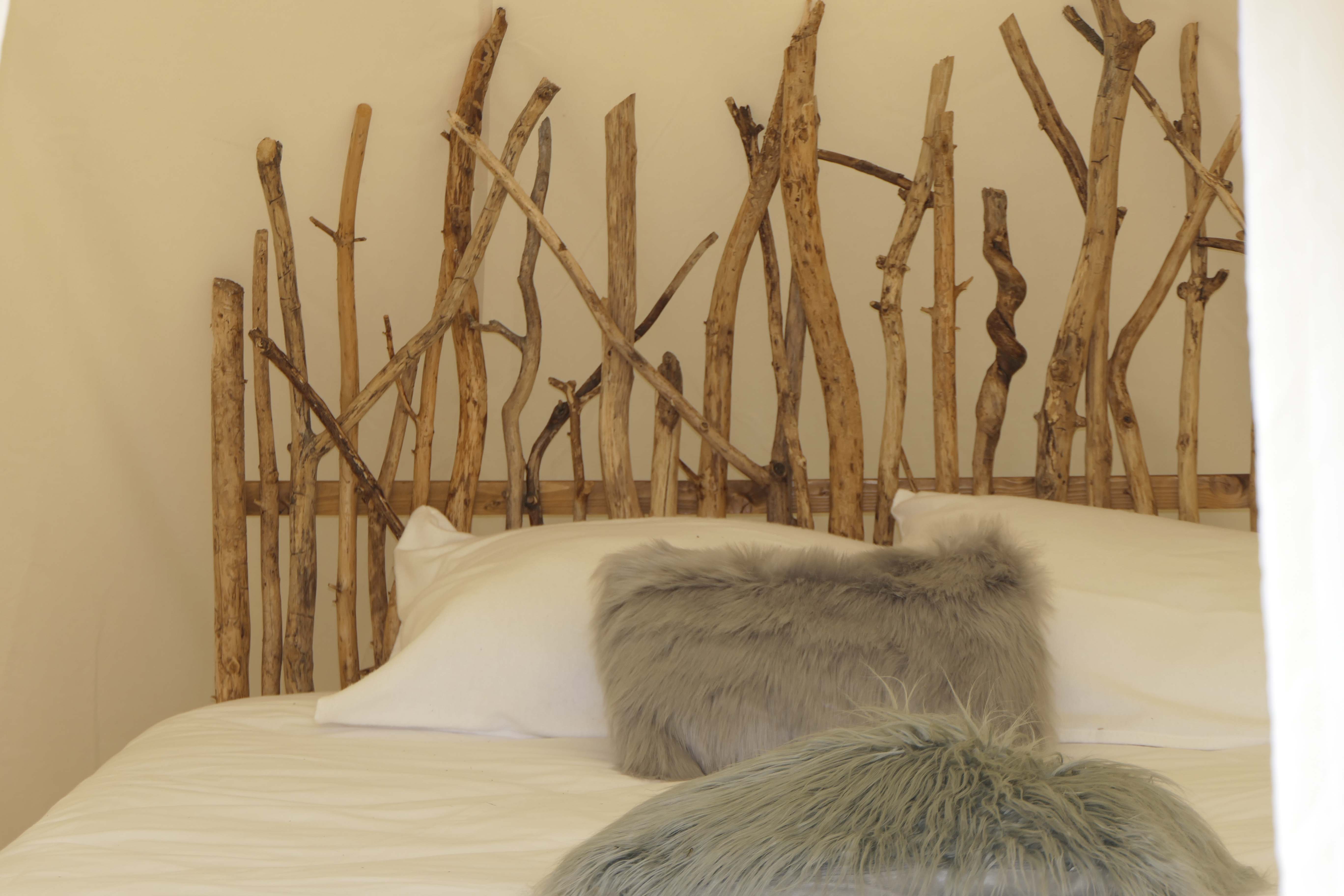Le Tipi Vue sur Étang : une immersion en pleine nature à Givrauval — salle de bain
