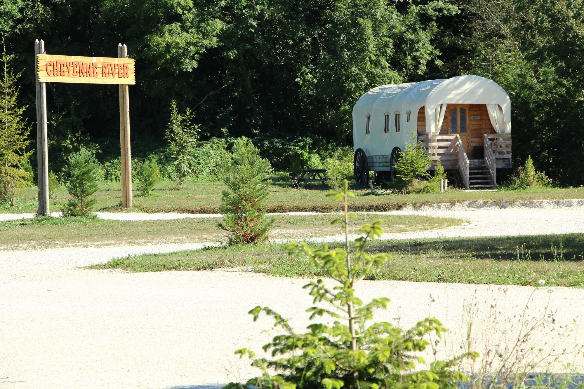 Roulotte Western City n°2 : une échappée belle en Champagne-Ardenne à Barberey St Sulpice — espace de vie