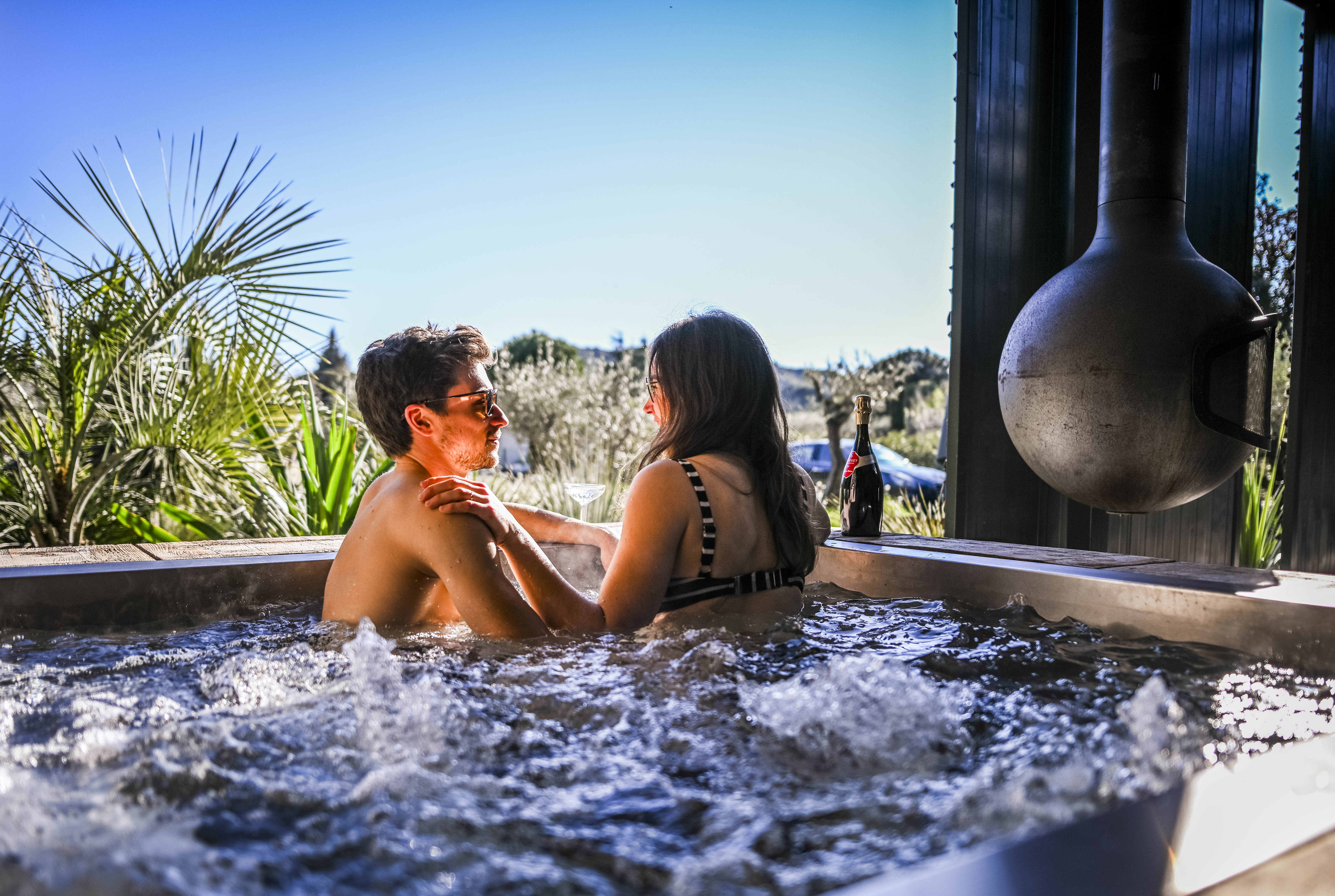 L'ASPHODELE la cabane chic — Séjour avec spa à 2 personnes dans le Gard à Alès — chambre