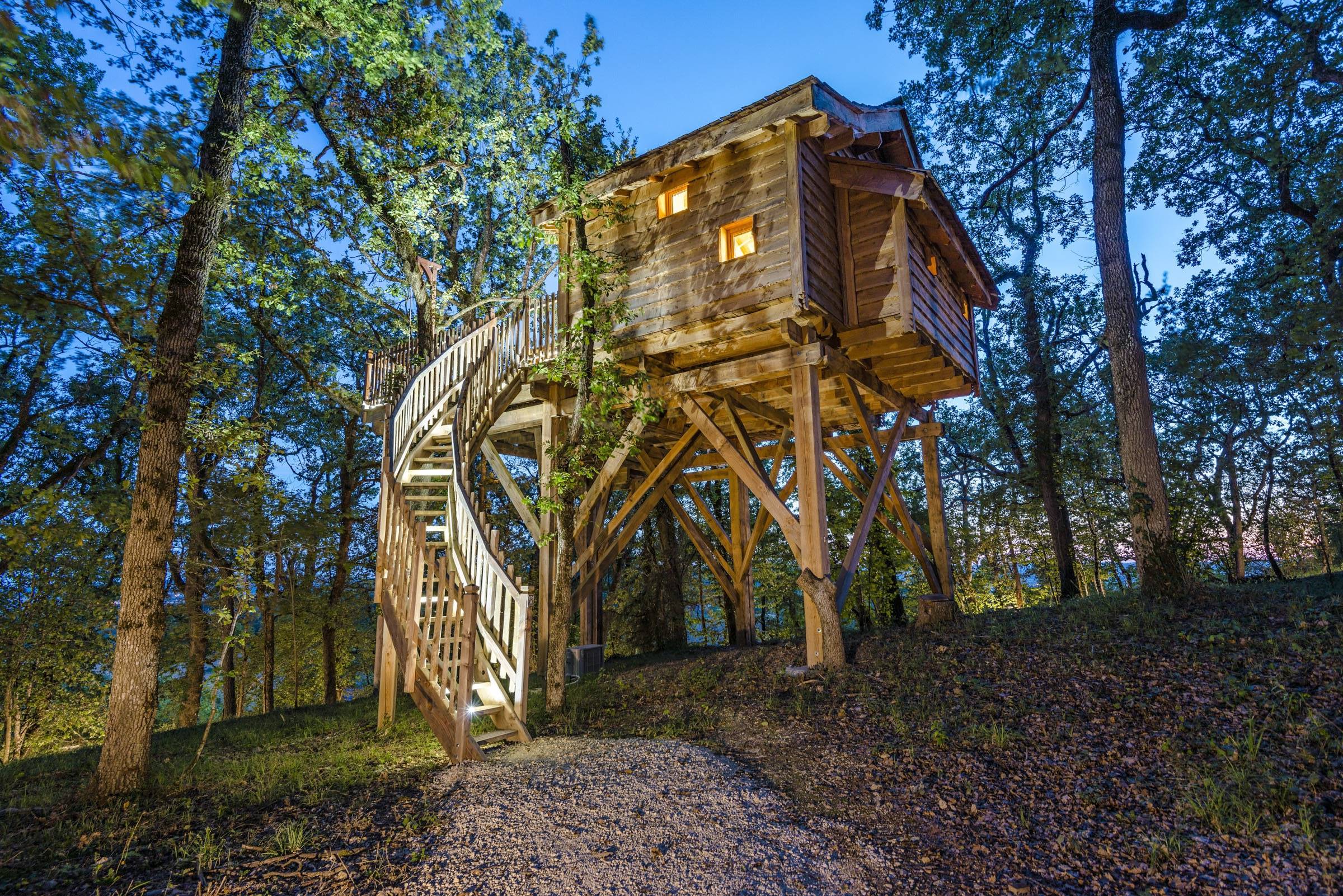 Cabane Spa Toscane : une évasion suspendue en Aquitaine