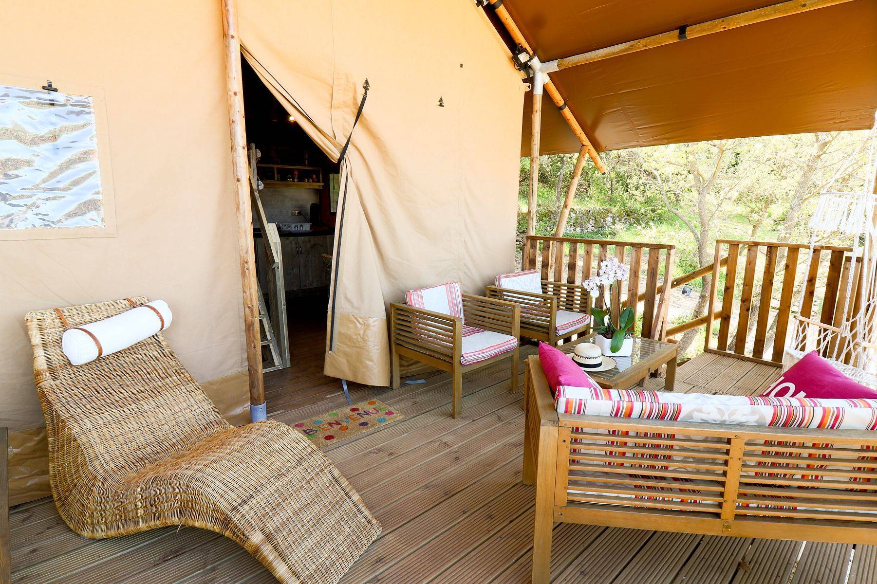 Tente Lodge Spa La Pinède : un safari en pleine nature à Trets — cuisine