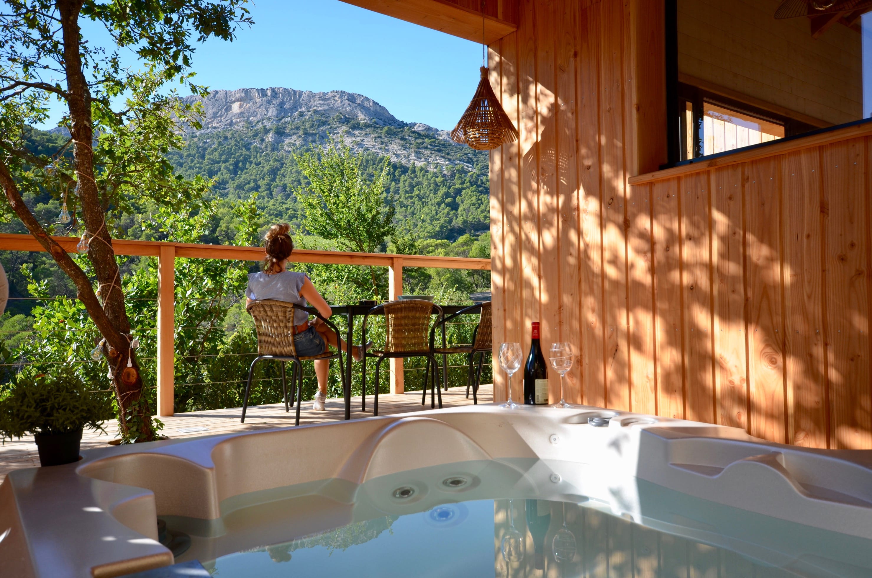 Lodge Mont Ventoux — Cabane avec spa à Vaucluse à Carpentras — cuisine
