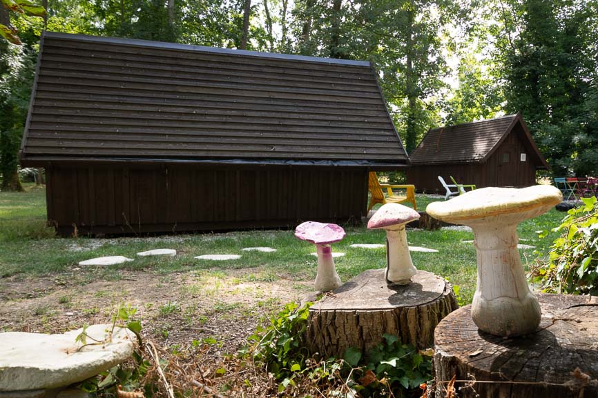 Une cabane de troll pour une escapade insolite en Champagne à Bar Sur Aube — chambre
