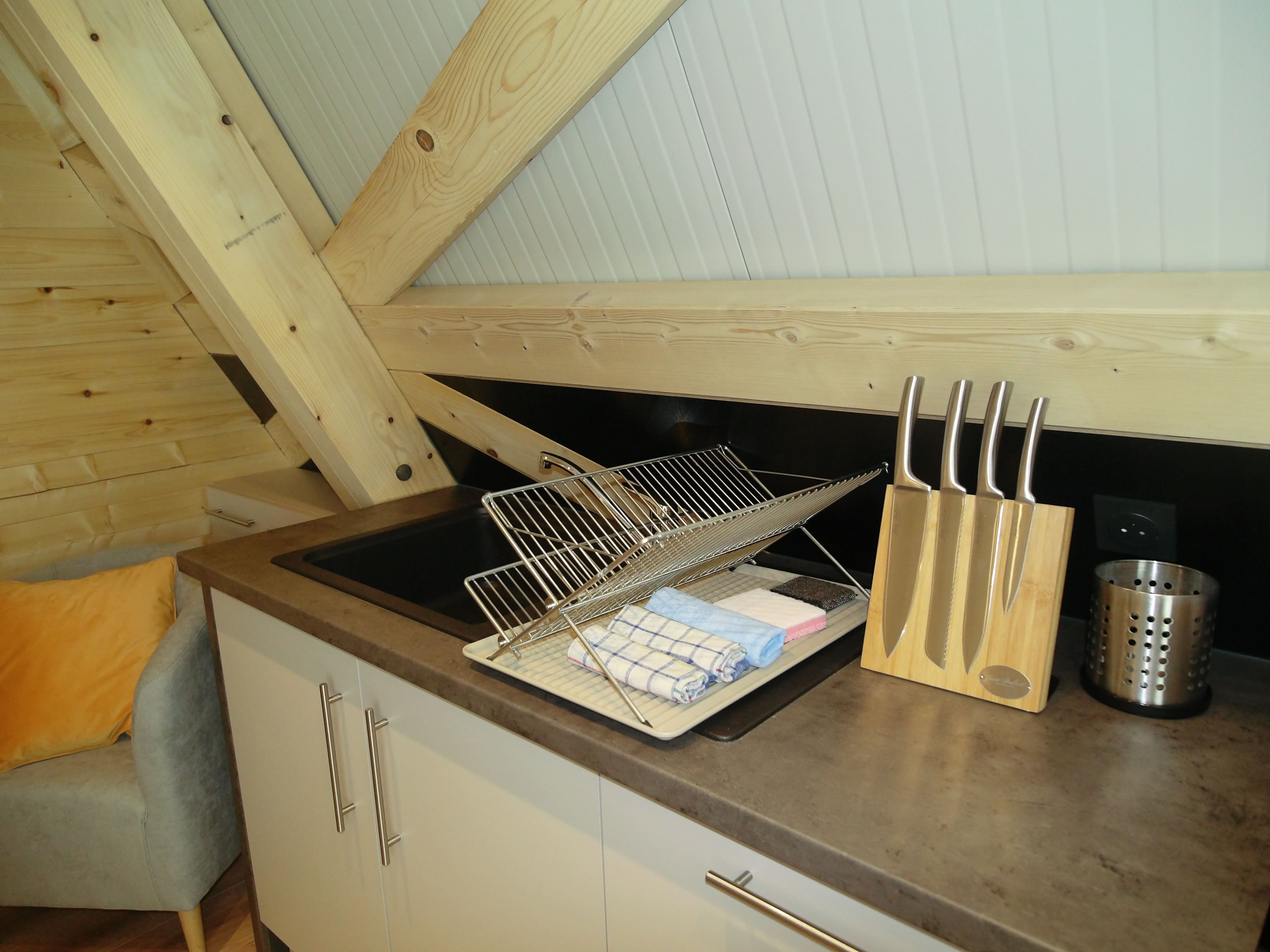 Le Tipi Jacky : un chalet enchanteur en Champagne-Ardenne à Blancs Coteaux — vue depuis la terrasse