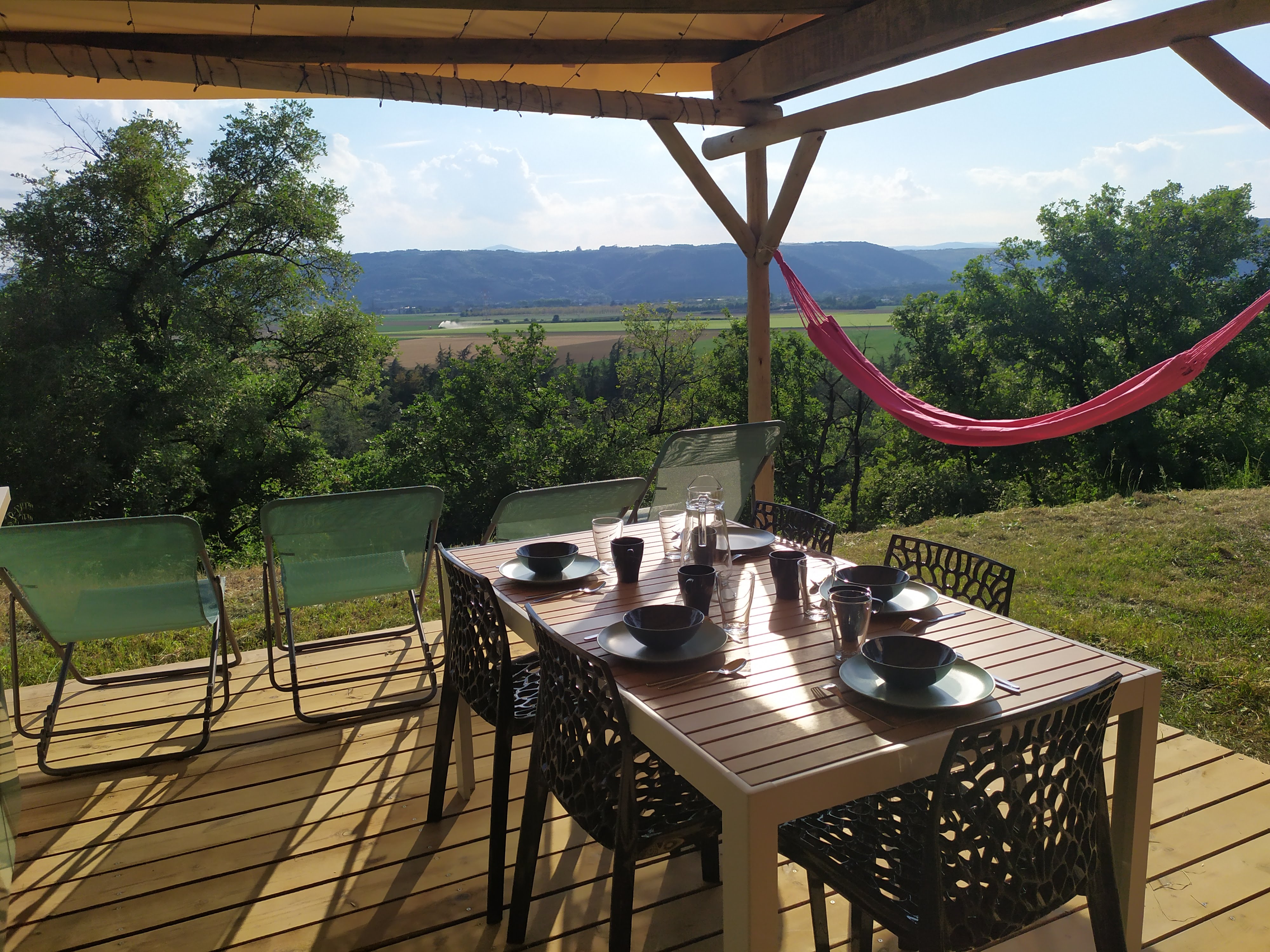 Savannah Lodge : une cabane immersive en Rhône-Alpes à Albon — chambre