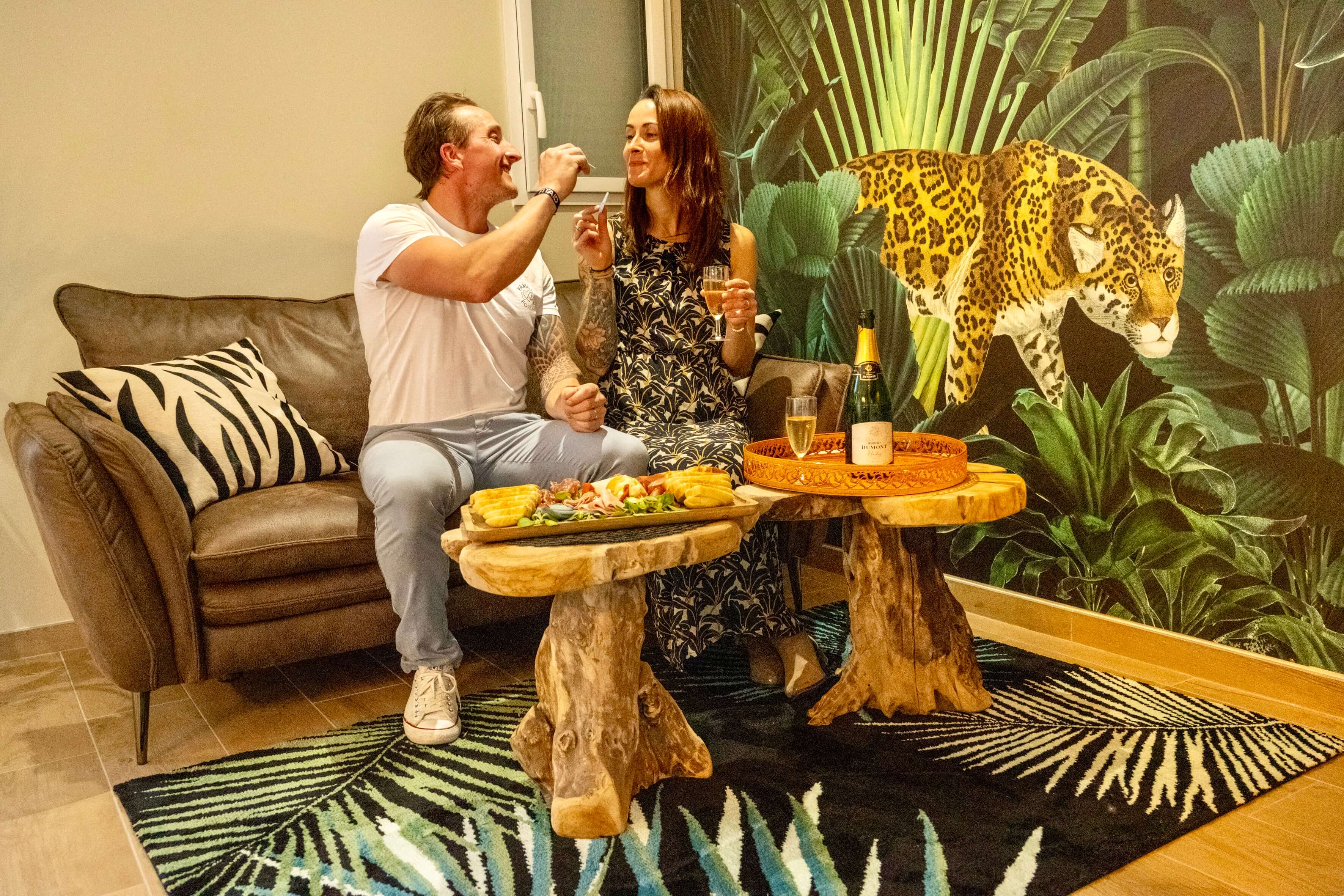 Suite Romantique Lost Paradise — Évasion avec Spa à Nord à Dunkerque — détail architectural