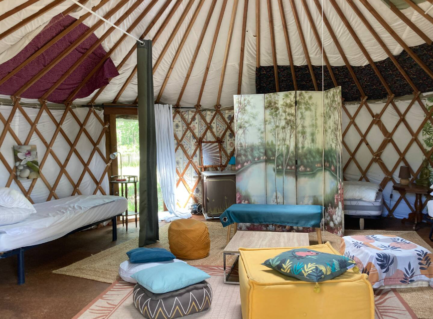 Yourte 2 — Séjour éco-conçu avec spa à Peysoup en Gironde à Peysoup — vue intérieure