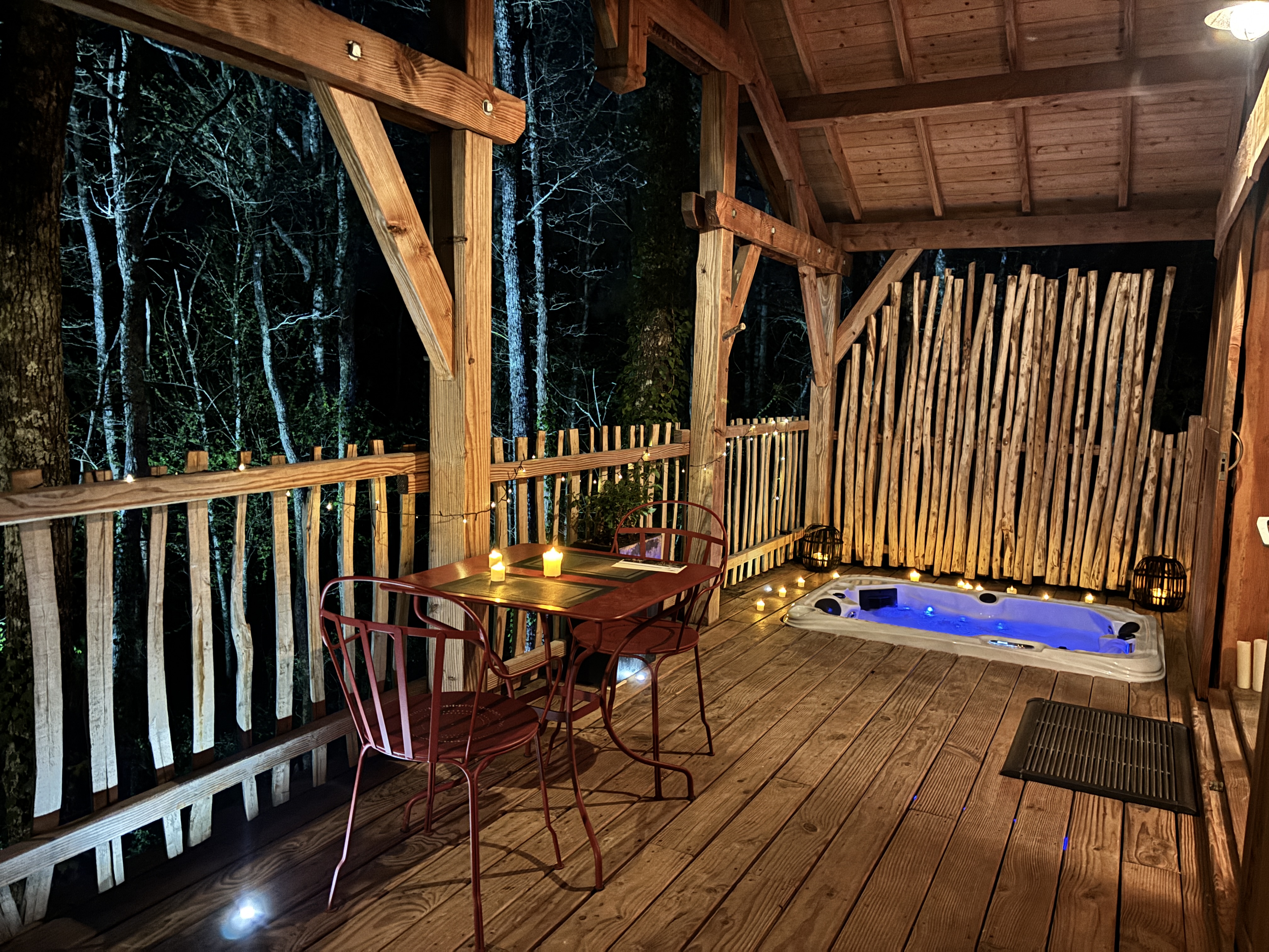 Lodge Vigne & Spa — Cabane dans les arbres avec spa à 5m en Gironde à Gironde-sur-Dropt — salle de bain