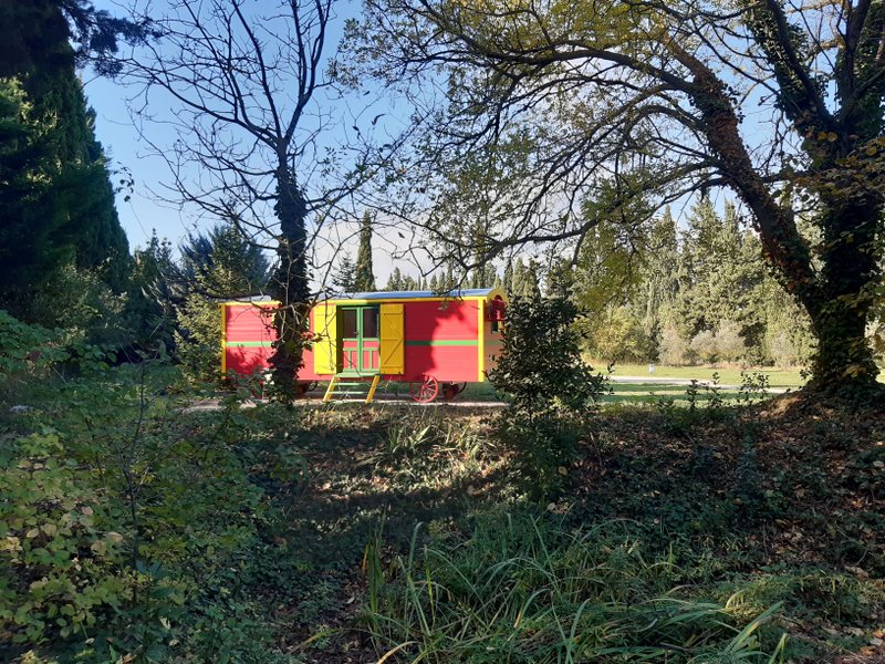 Évasion en roulotte : Marius et sa piscine en Provence à Saint Remy De Provence — vue depuis la terrasse