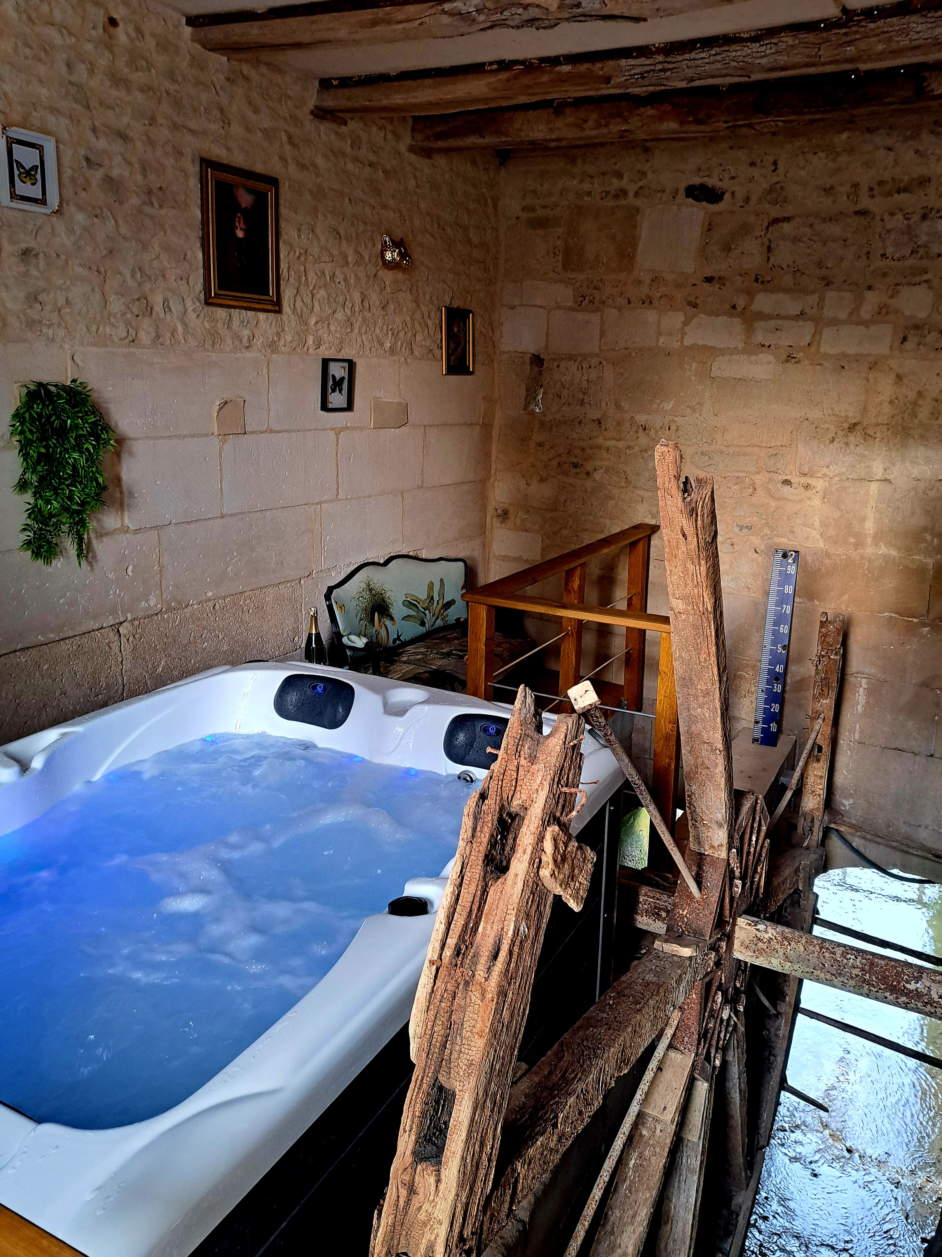 Le Logis du Meunier & Spa privatif — Maison insolite avec spa à Charente-Maritime à La Rochelle — chambre
