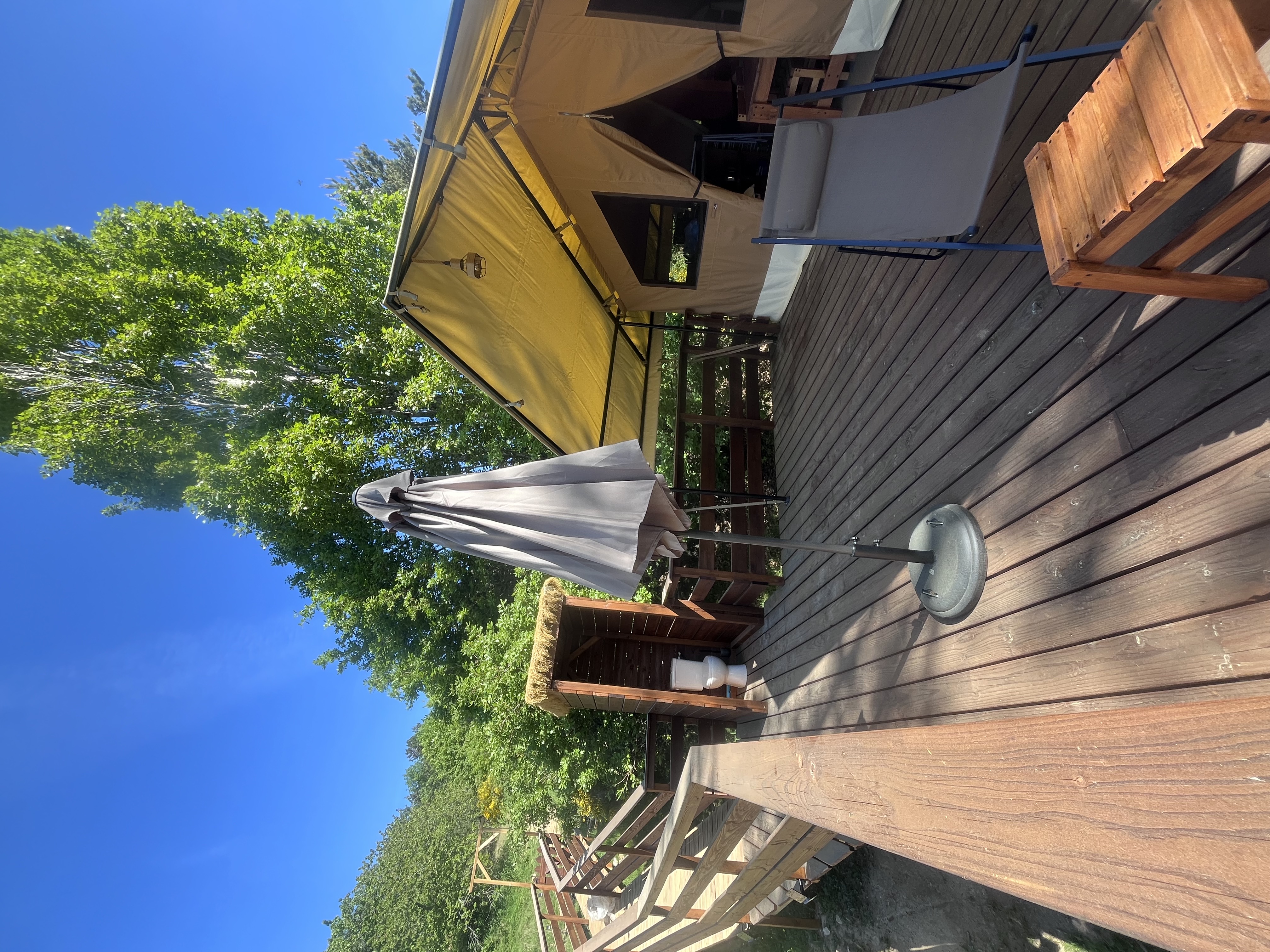 Aventura Lodge Solio — Lodge safari avec spa en Ardèche à Aubenas — chambre
