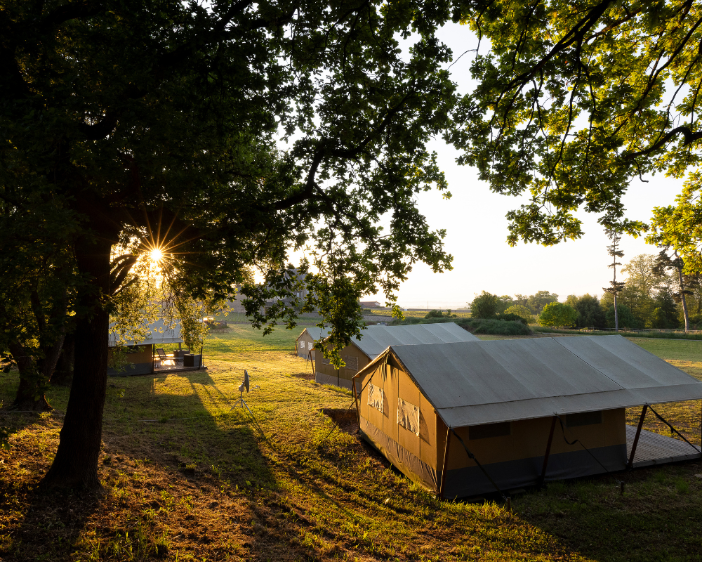 Tente safari — Séjour en pleine nature avec spa à Rhône