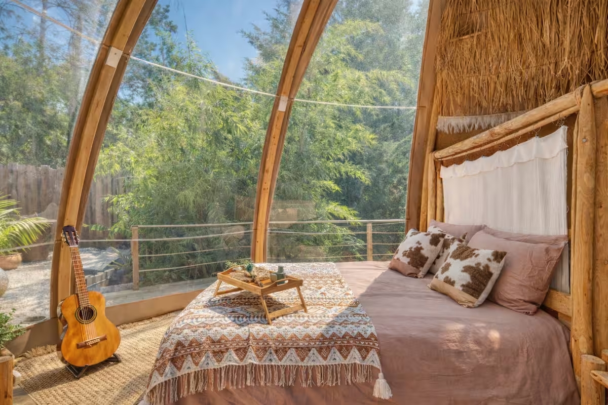 Séjournez dans une bulle de luxe en Rhône-Alpes à Lagnieu — détail architectural