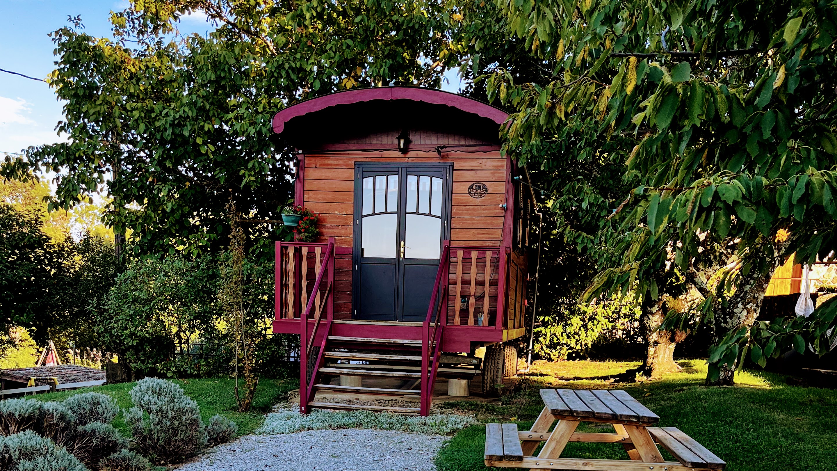 La caravane bohème — Roulotte avec spa à Ardèche
