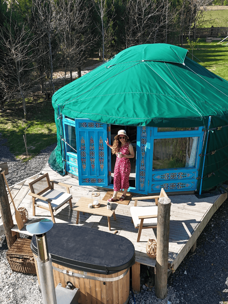 Votre évasion dans une yourte cocooning avec bain nordique à Champfremont — salle de bain