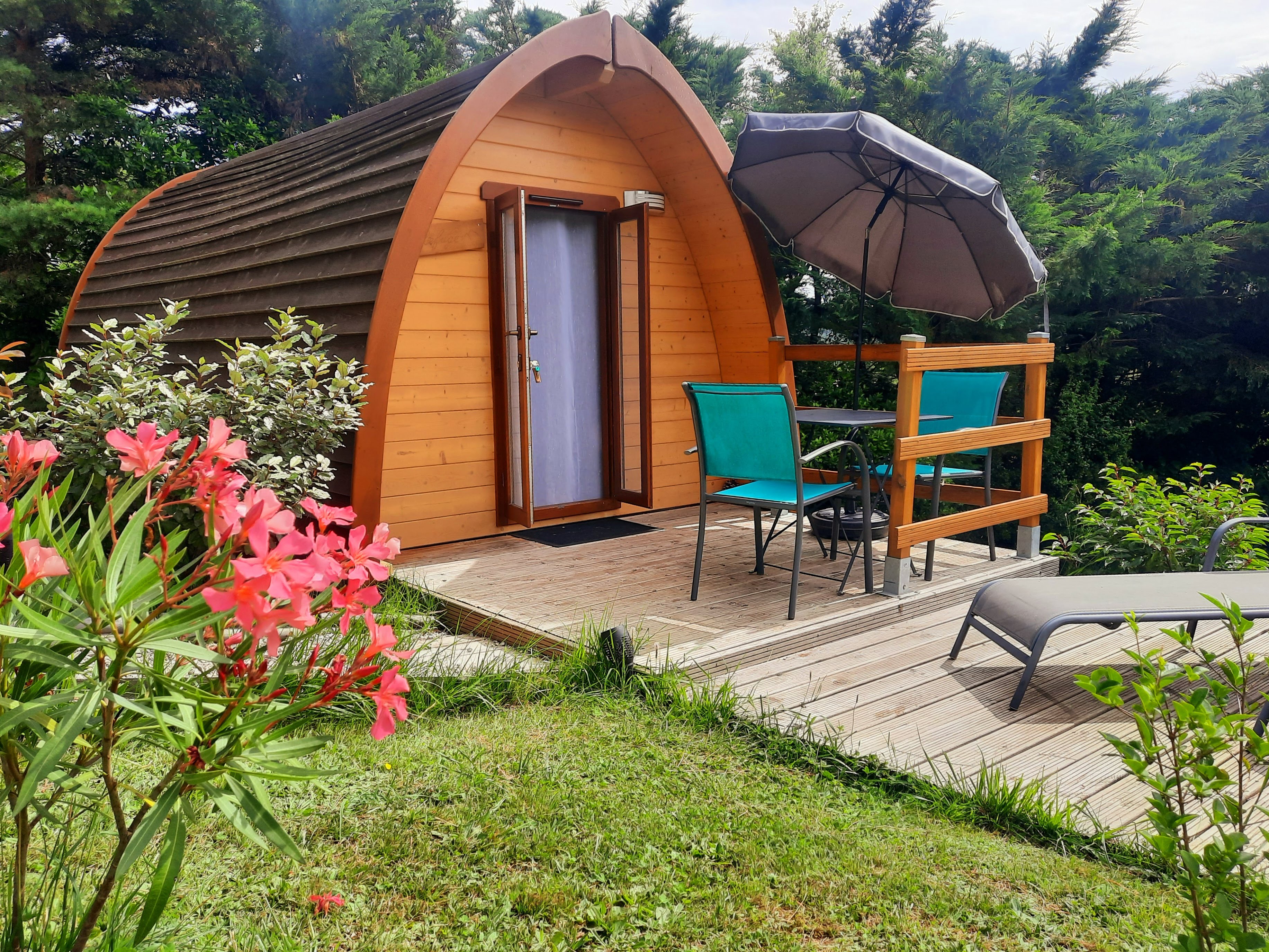 Mégapod le Refuge Insolite — Pod avec jacuzzi à Ariège à Vernajoul — vue intérieure