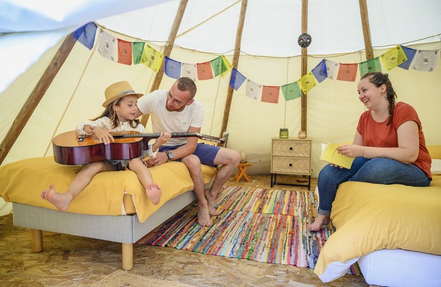 Tipi Navajo — Séjour insolite avec spa à Pas-de-Calais à Béthune — espace de vie