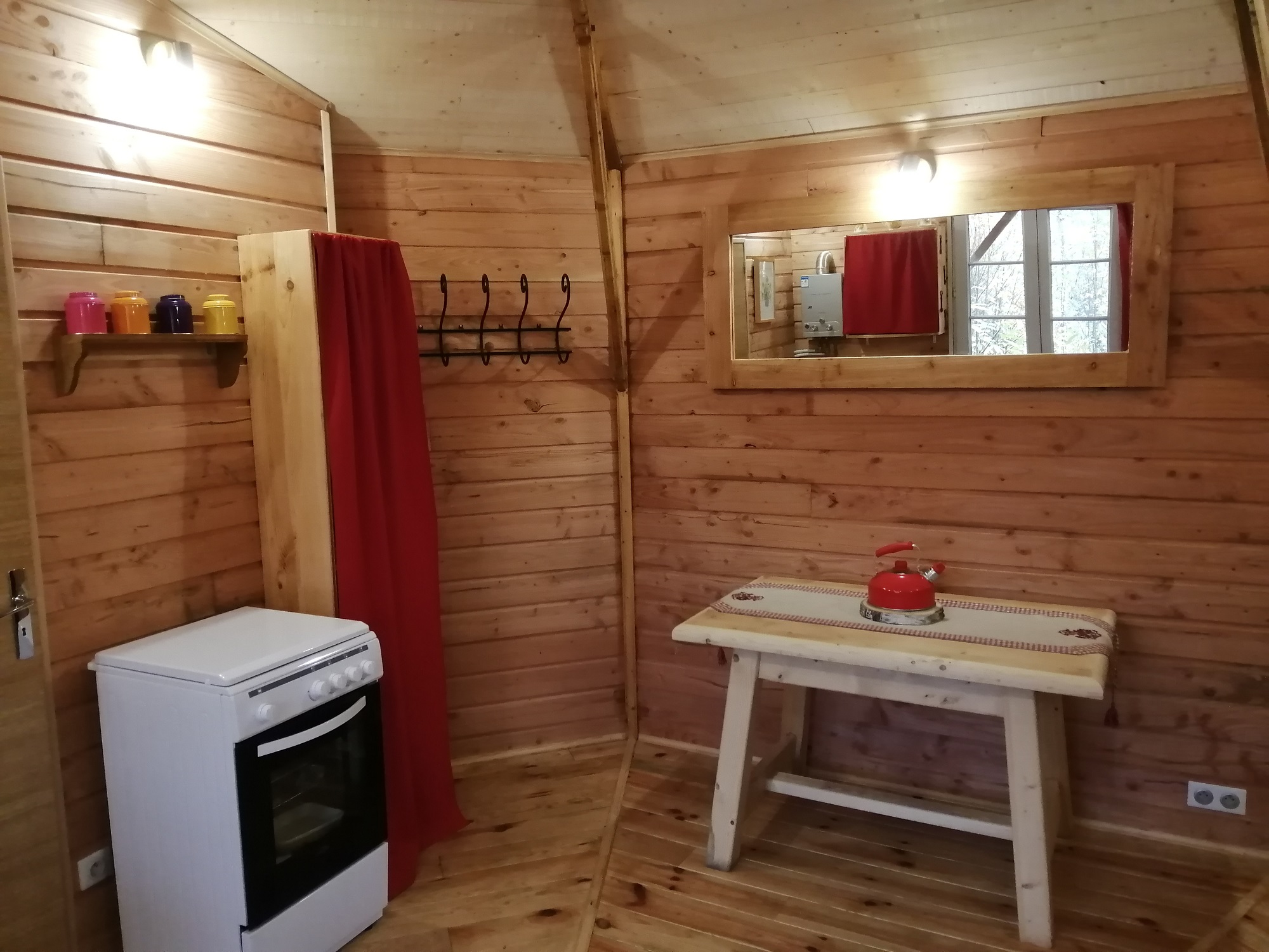 Chalet sur pilotis : une cabane insolite en Limousin à La Geneytouse — vue depuis la terrasse
