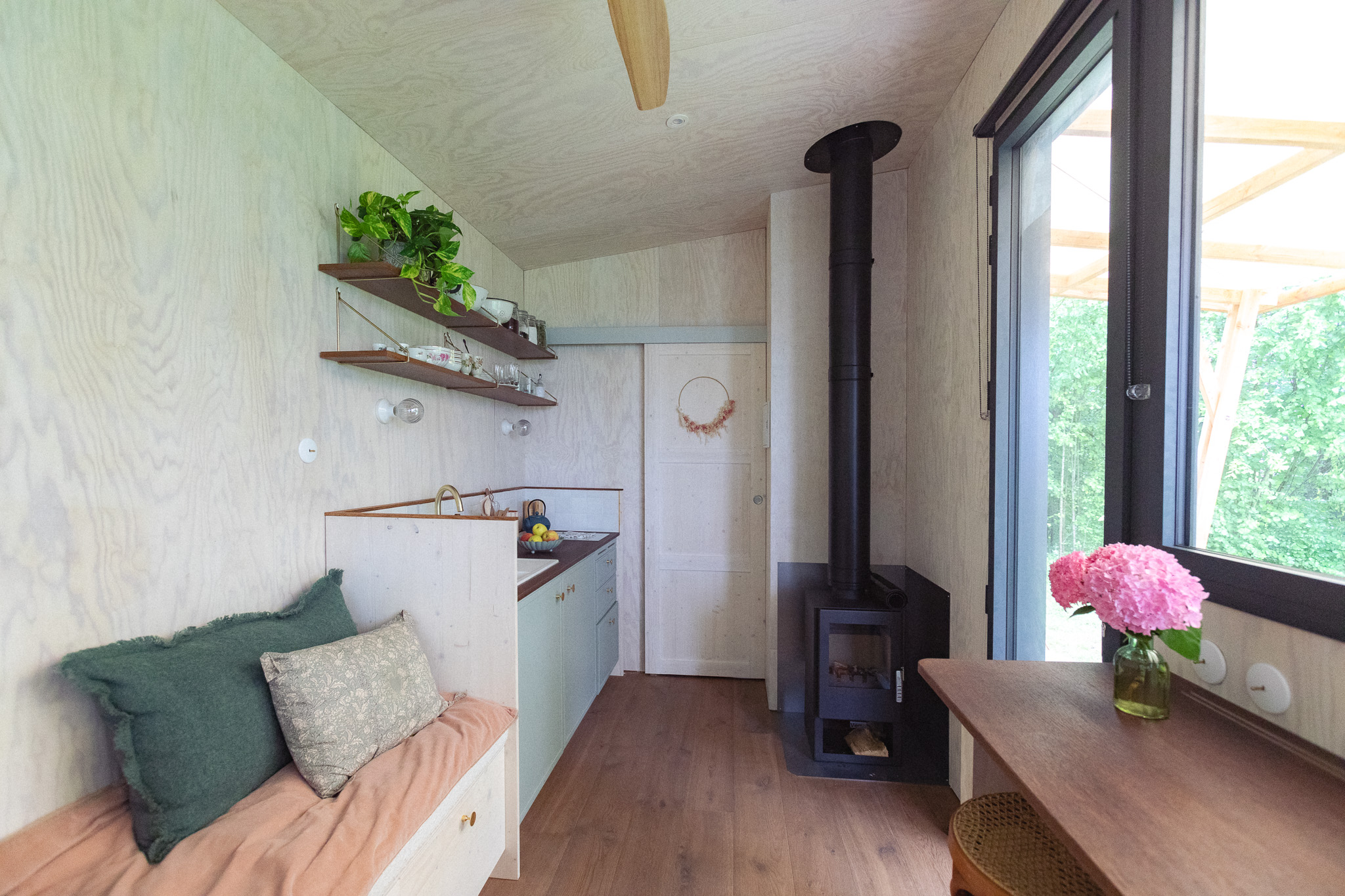 Lodge cosy & spa — Tiny House avec spa à Calvados à Noues de Sienne — chambre