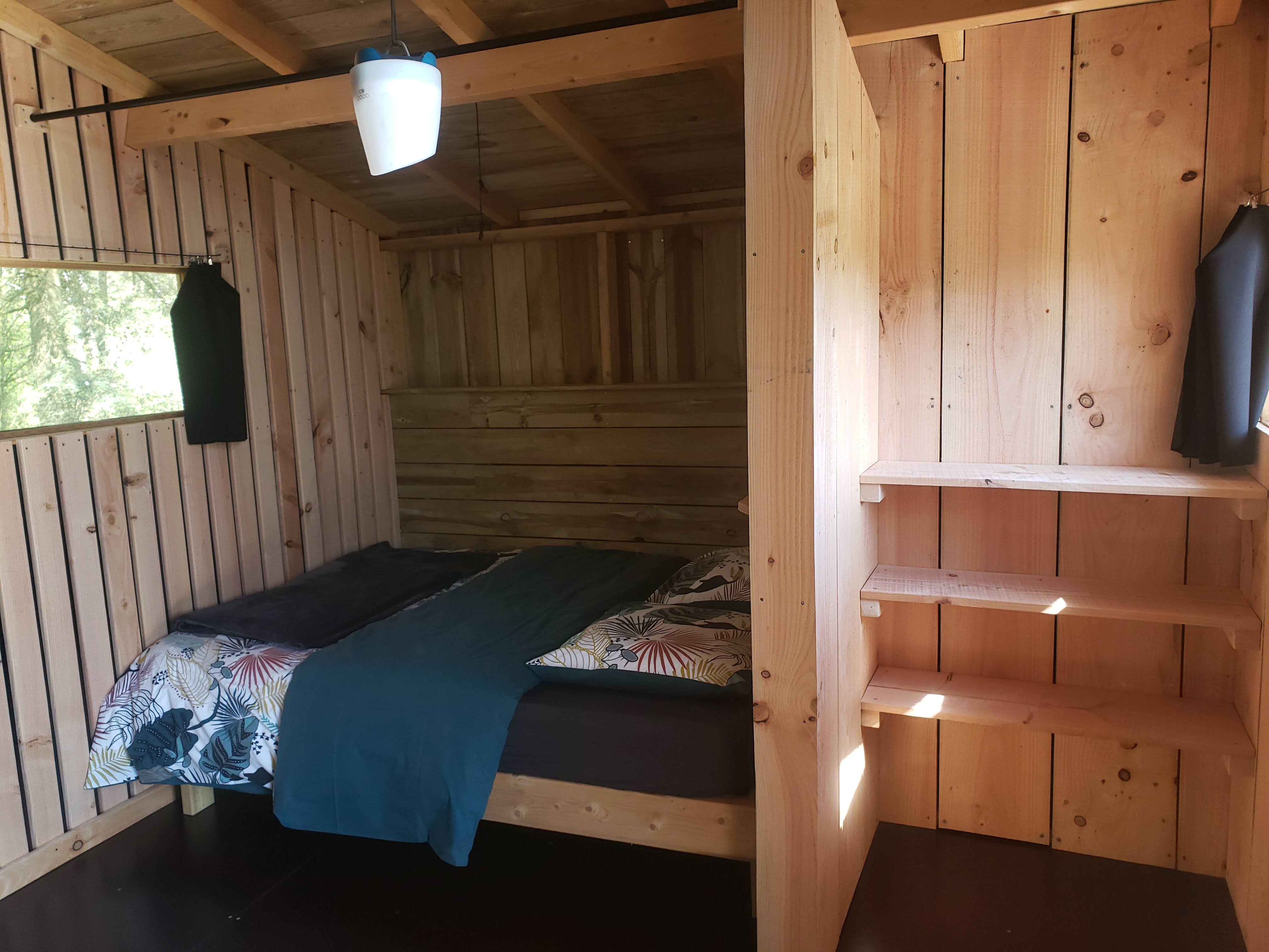 Cabane du domaine du Valdorgère — Nuit perchée à 5m en Eure à Graveron-Sémerville — détail architectural