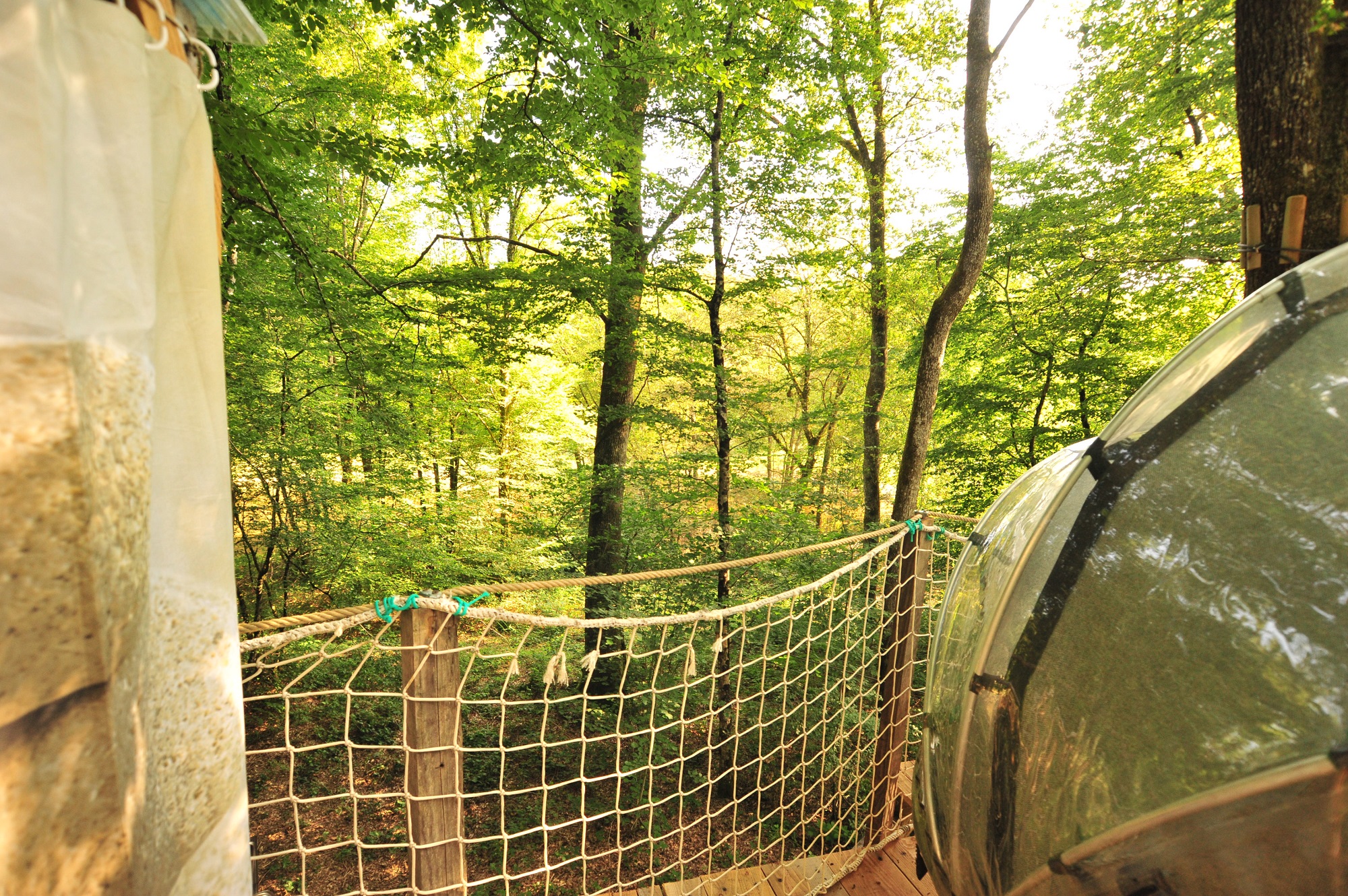 Vivez l'expérience unique d'une nuit dans une bulle suspendue en Franche-Comté à Mont Sous Vaudrey — salle de bain