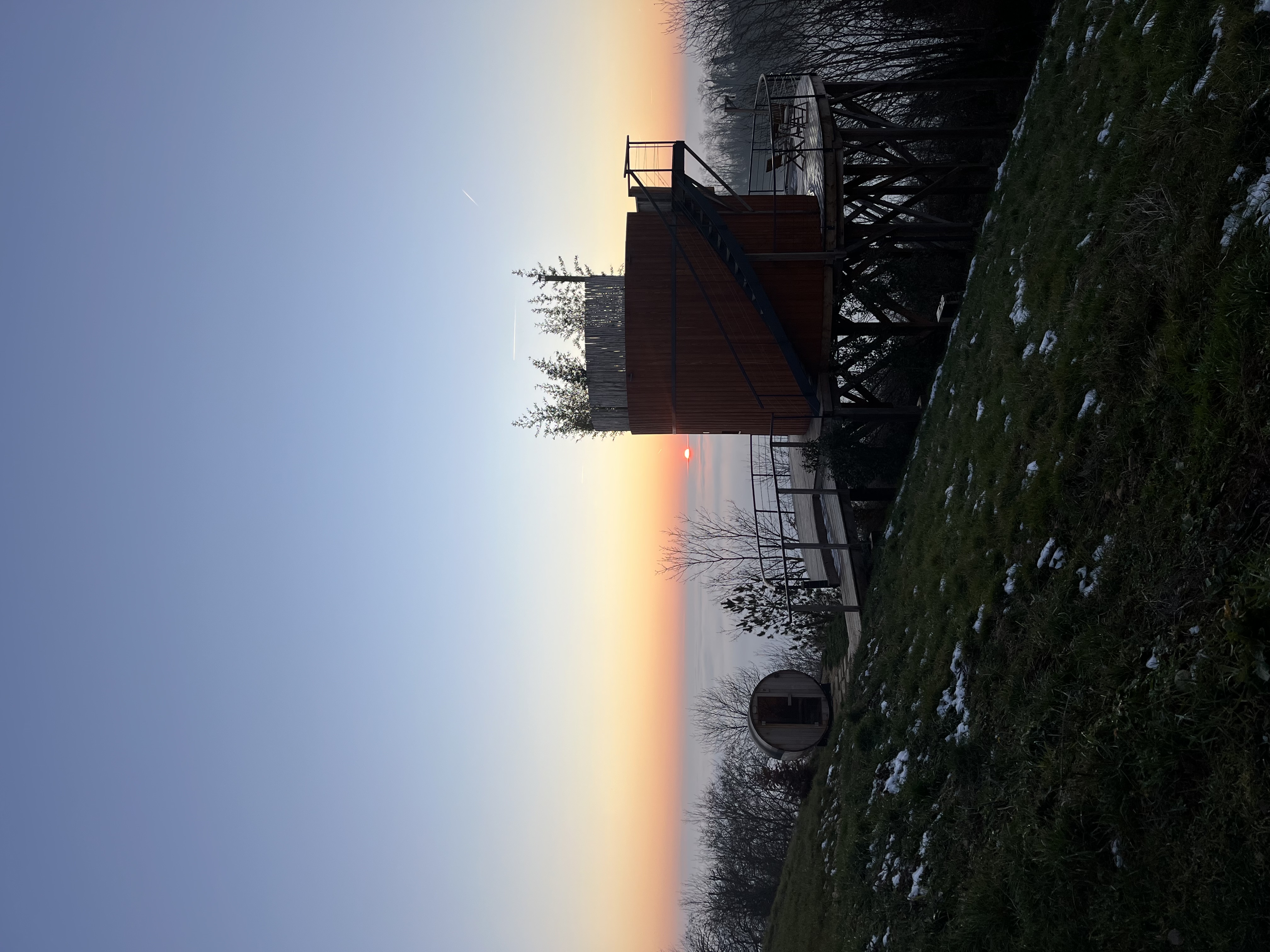 Lodge SPA & Sauna Zen : une cabane sur pilotis au cœur des Alpes à Gillonnay — salle de bain