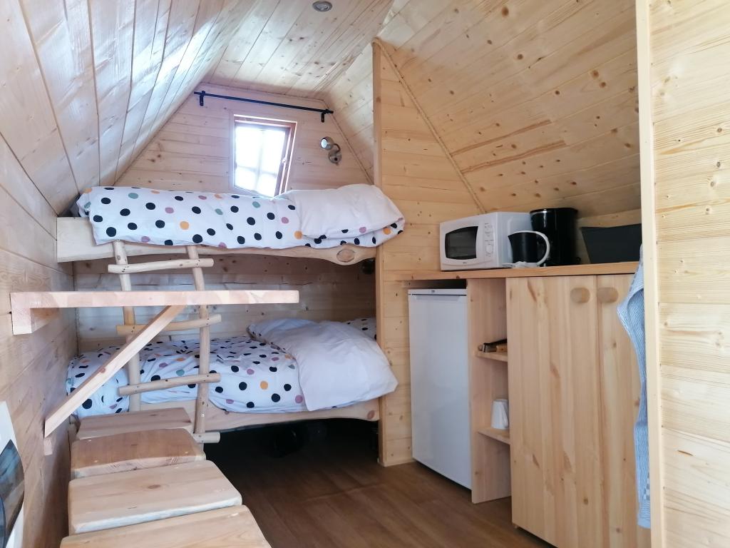Grande Cabane de la Gare — Séjour relaxant avec spa à Lurey (Marne) à Esclavolles-Lurey — vue depuis la terrasse