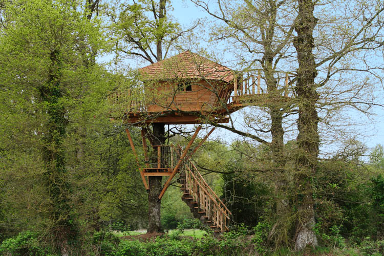 Cabane des Lucioles — Nuit perchée avec spa à Ille-et-Vilaine à Betton — chambre