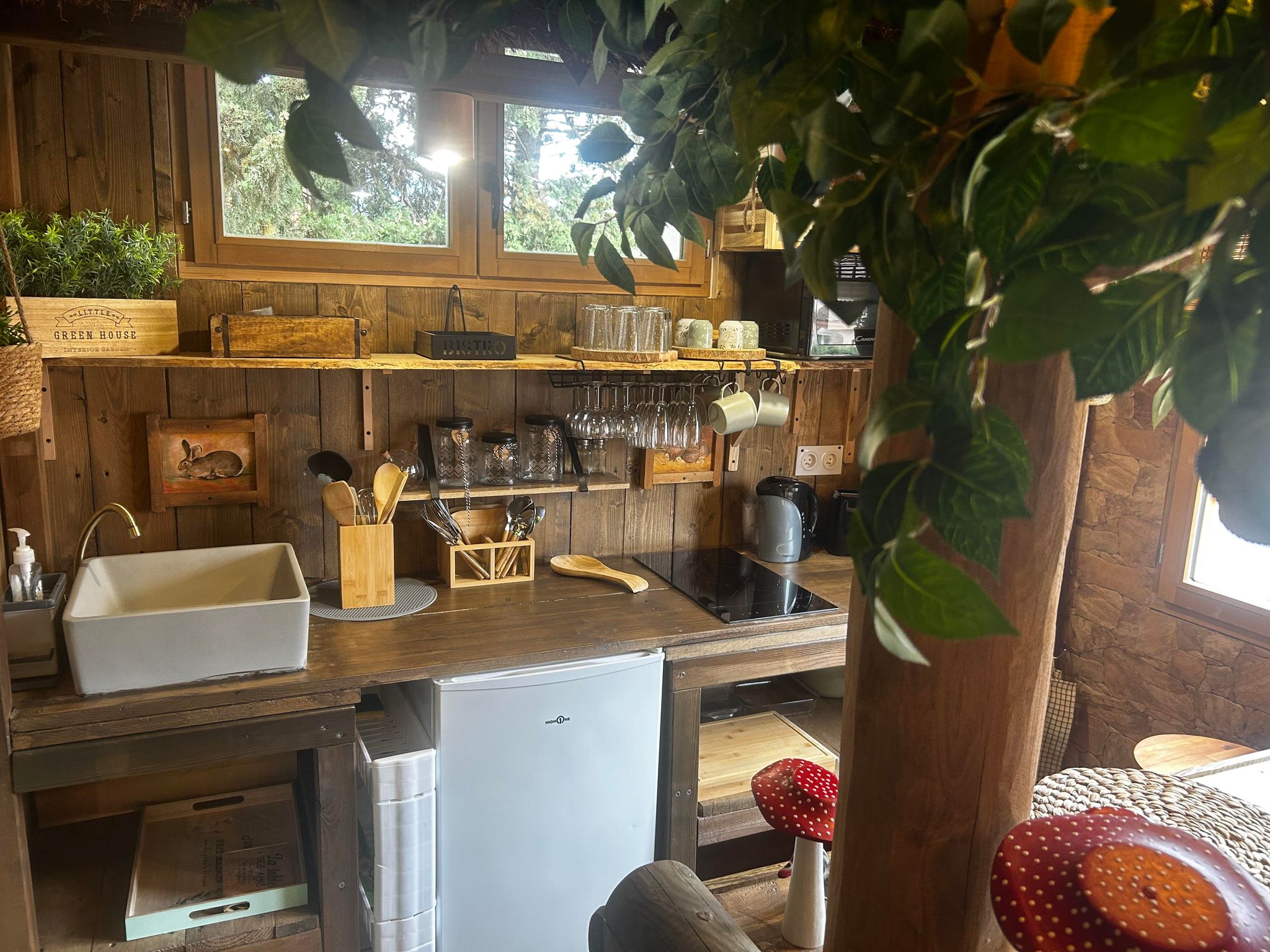 La Jungle Room de Paulette — Chambre à thème avec spa à Pau à Pau — salle de bain