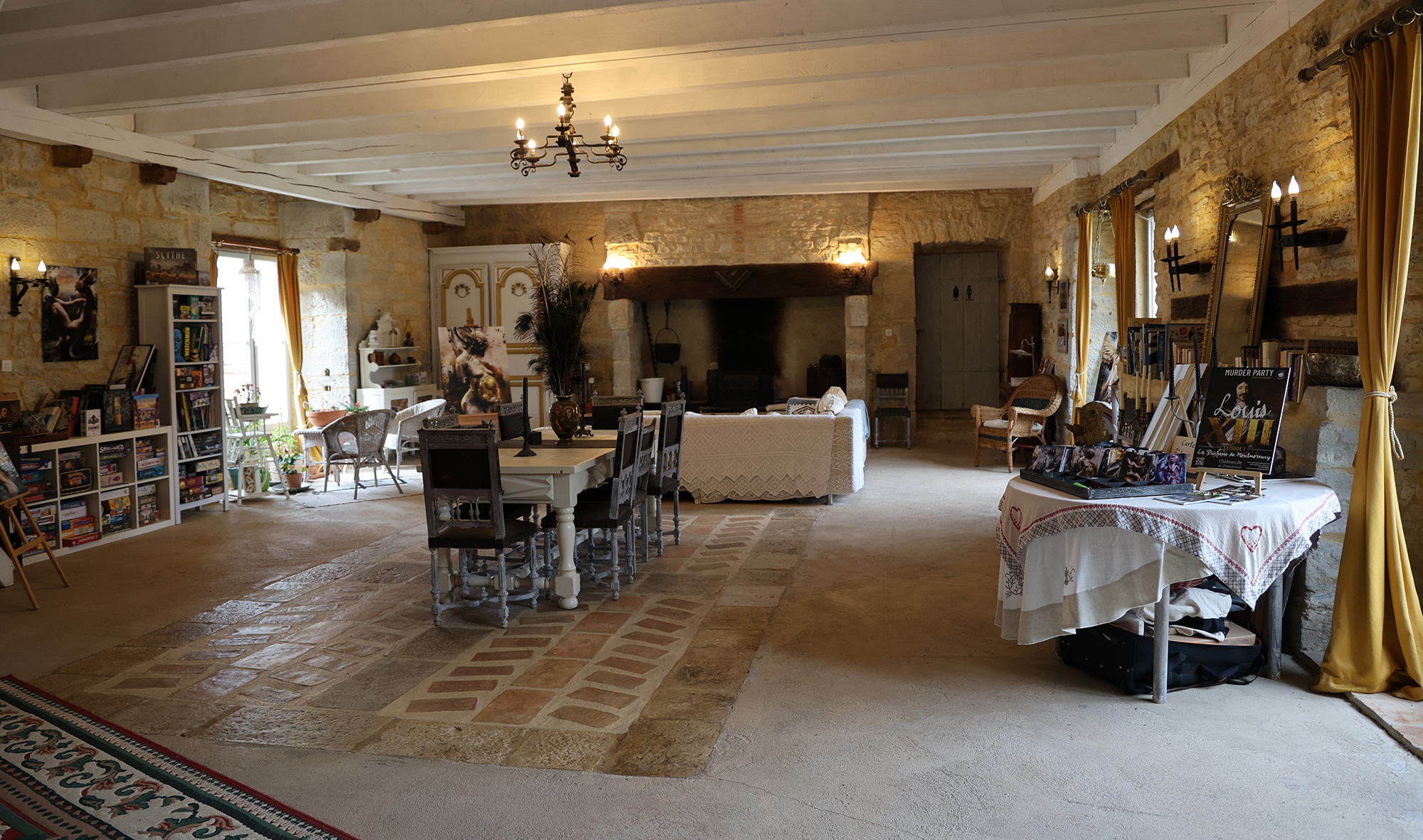 Chambre des Peyronnenc — Nuit historique au Château de Saint Chamarand à Saint-Chamarand — environnement naturel