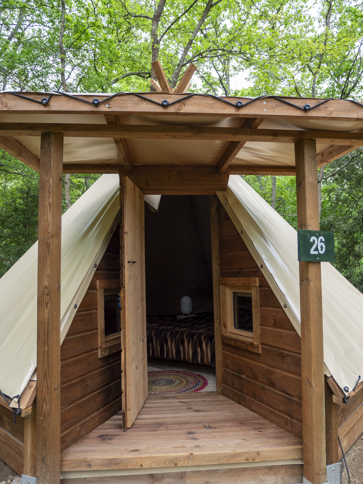 Tipi Moderne — Séjour nature avec spa à Pyrénées-Orientales à Perpignan — espace de vie