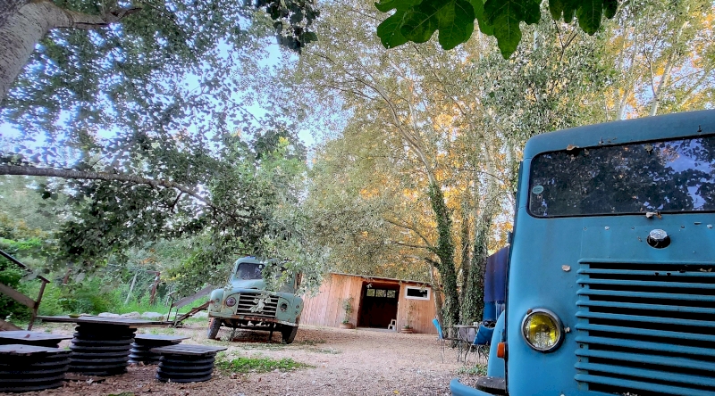 Le Truck-Lodge le GOELETTE : Une expérience inclassable en Provence à Saint-Andiol — salle de bain