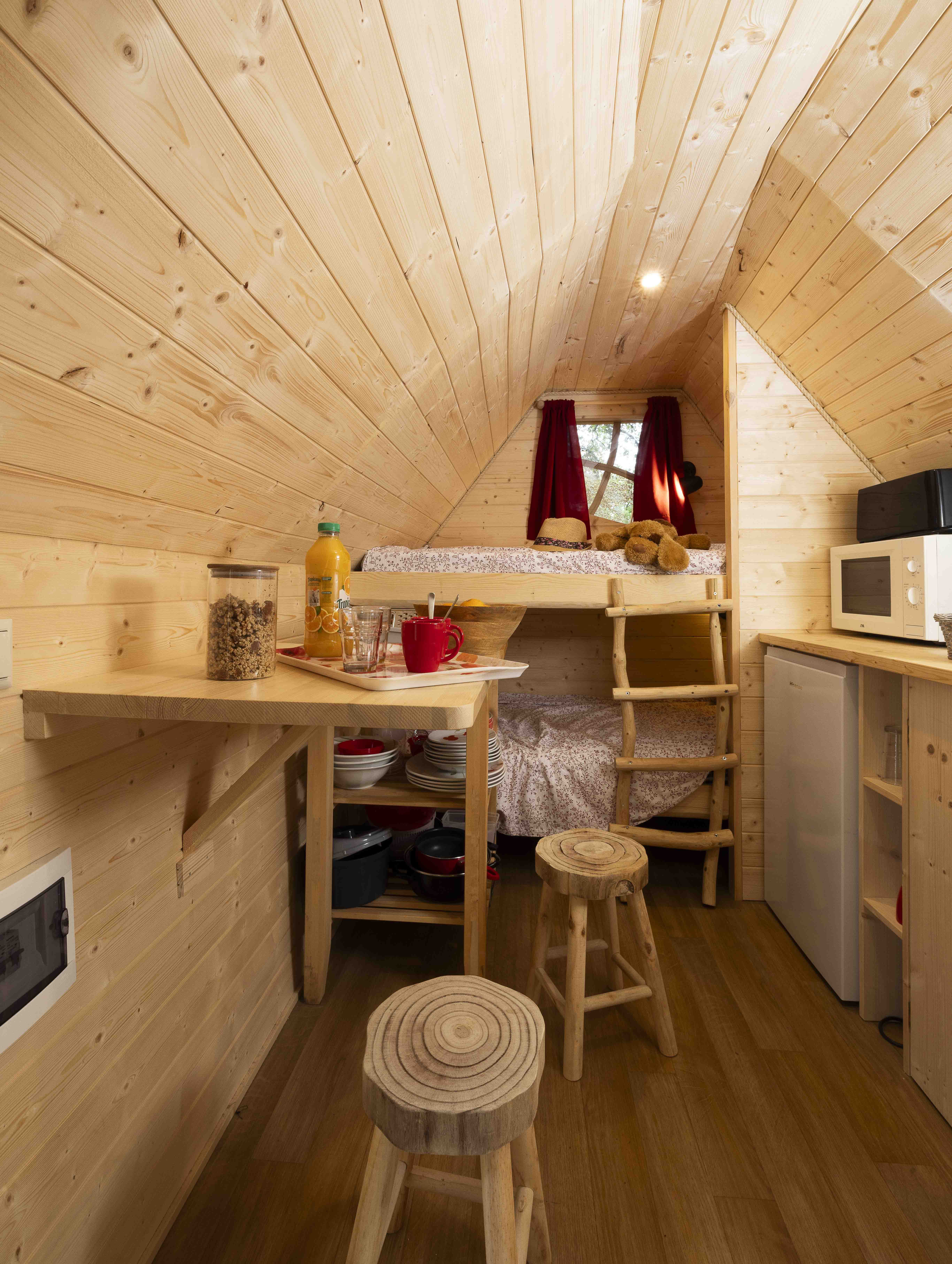 Chalet Insolite Privilège les Bonsaïs : une évasion en Bourgogne à Andryes — chambre