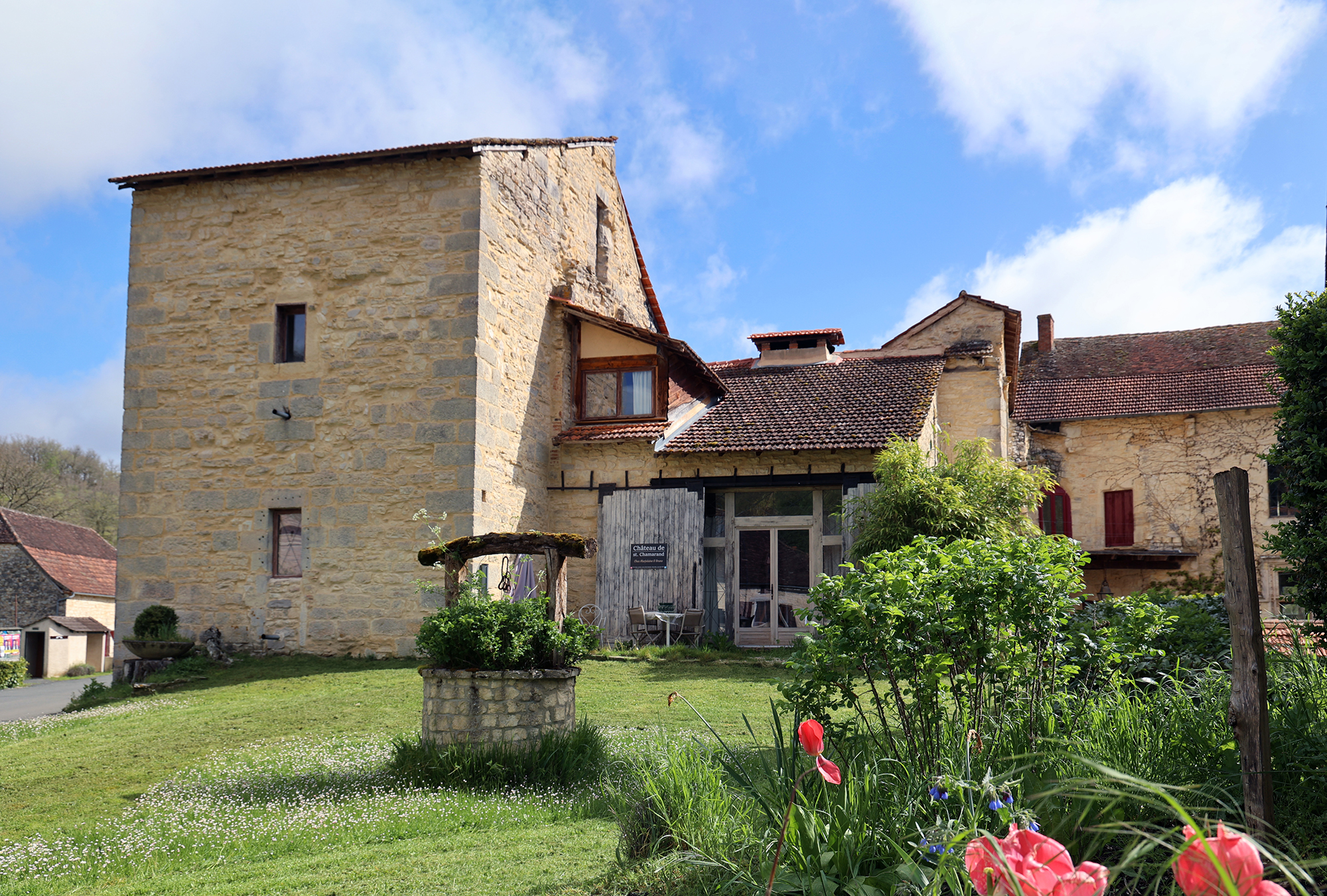 La Chambre de la Reine — Nuit élégante dans un Château à Saint Chamarand à Saint-Chamarand — cuisine