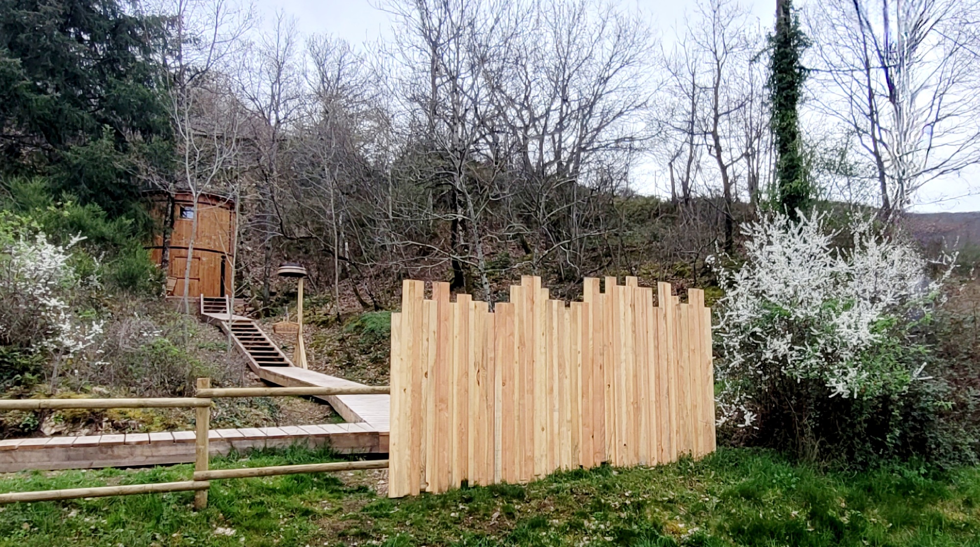 Cabane Le To-no : une évasion en pleine nature à Quincié En Beaujolais — chambre