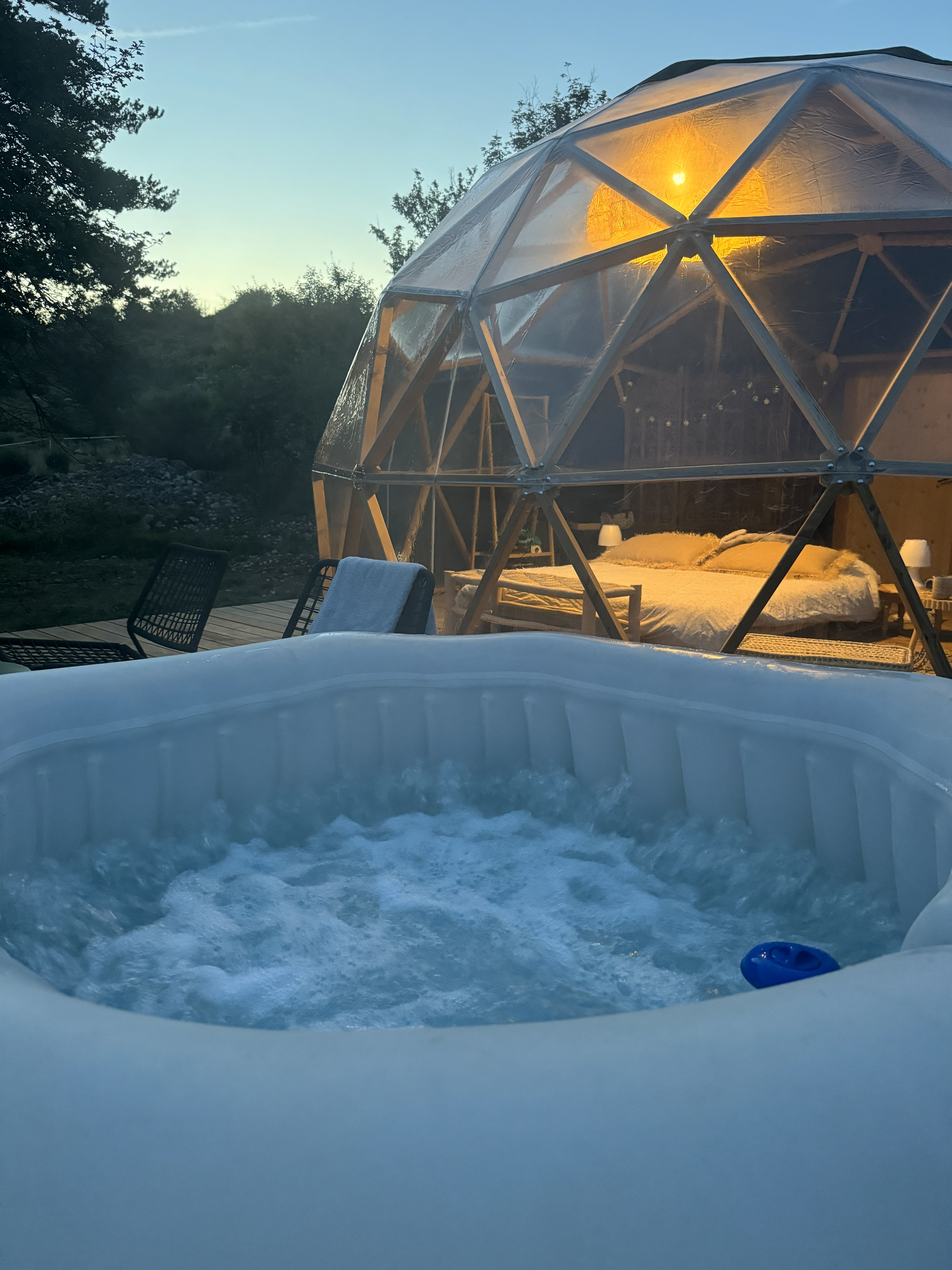 Évasion sous un Dôme étoilé avec Spa en Provence à Bézaudun-Les-Alpes — environnement naturel