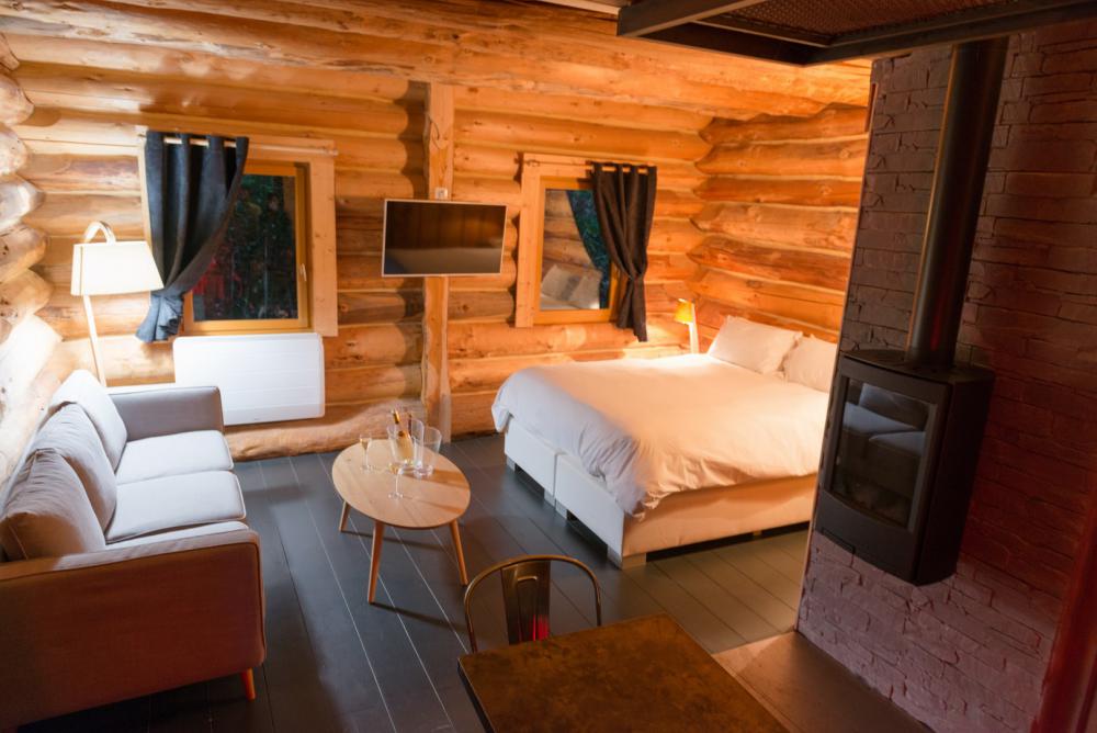 Chalet Spa de Prestige : une évasion sensorielle en Aquitaine à Lanouaille — vue intérieure