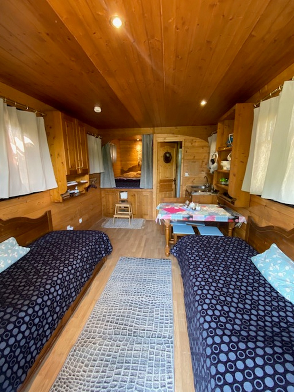 Roulotte Andie — Séjour insolite avec spa à Moselle à Metz — chambre