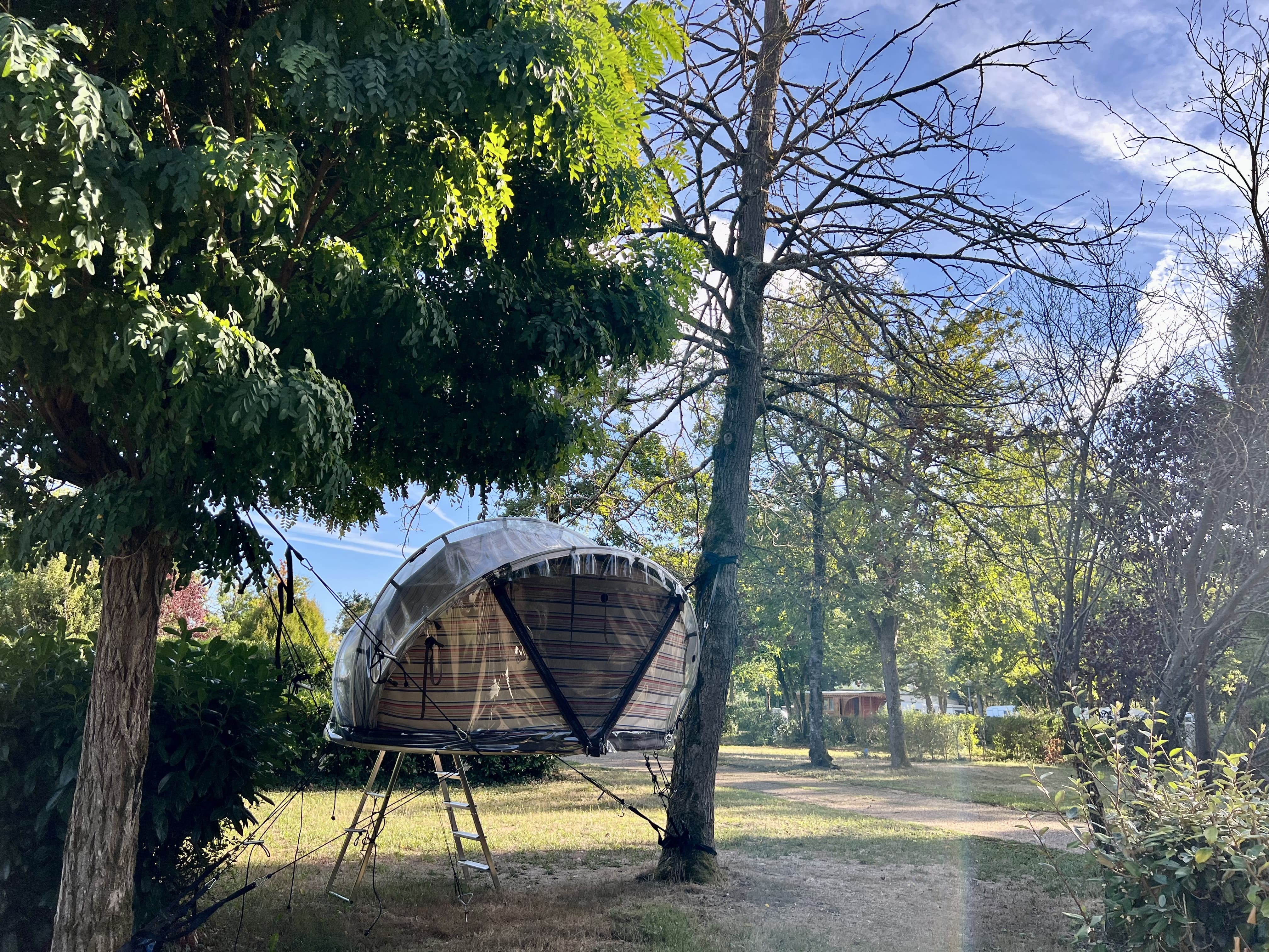 Chant Nocturne : une tente lodge au cœur de la nature