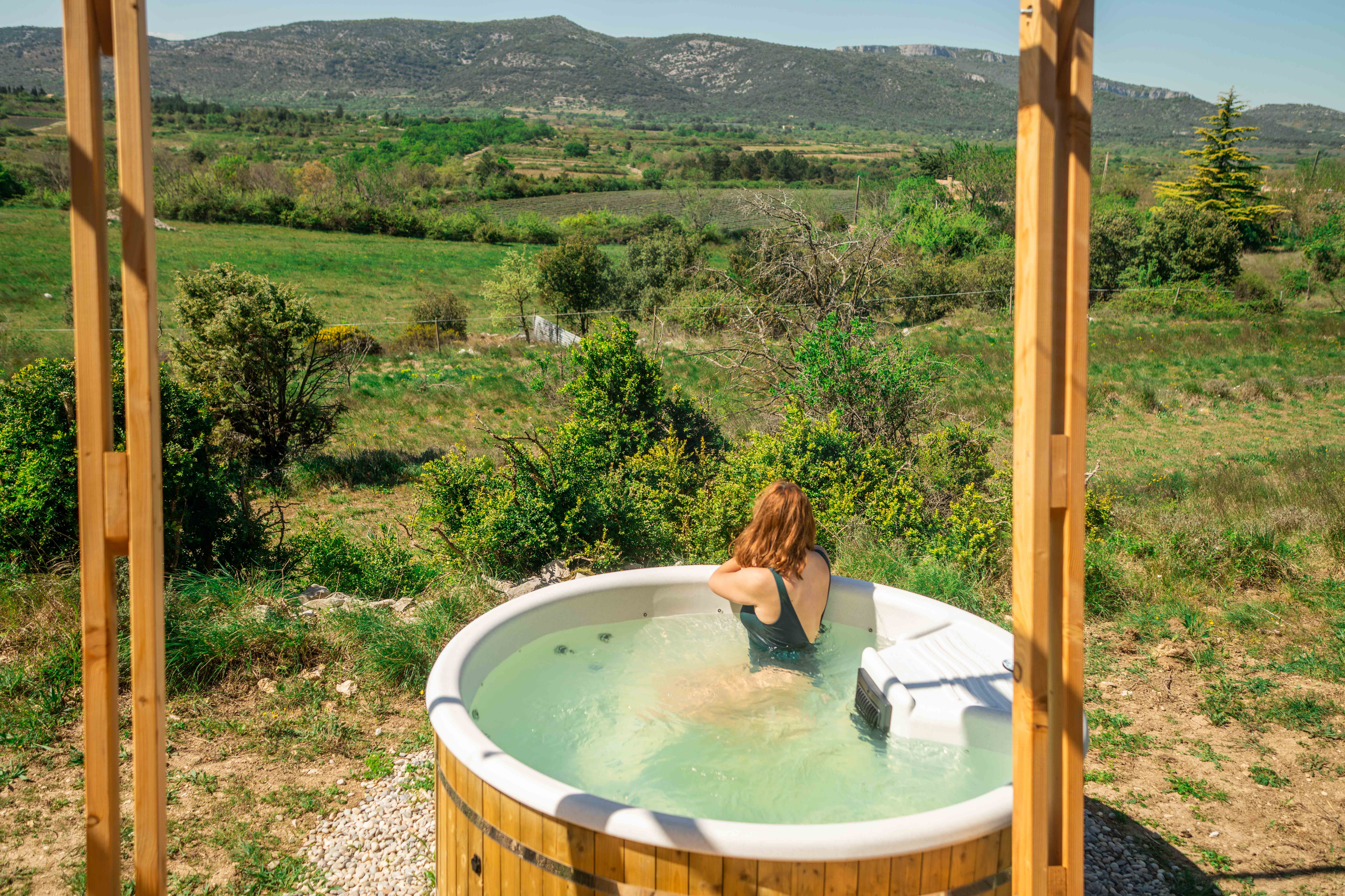 Pépiite Gorges de l'Ardèche — Tiny House avec spa privatif à Vallon-Pont-d'Arc — vue intérieure