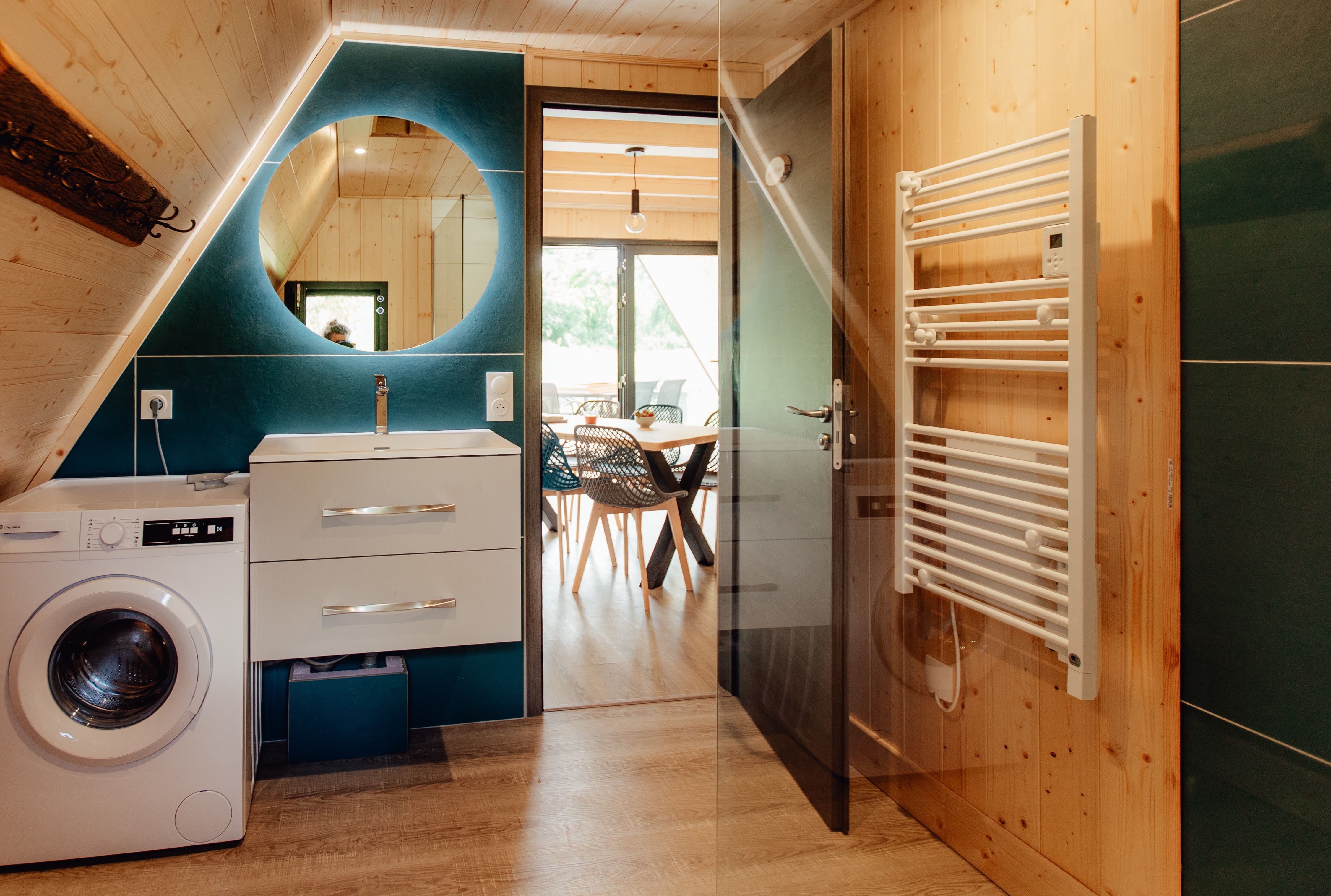 Chalet Vouglans : une cabane immersive en Franche-Comté à Coyron — détail architectural