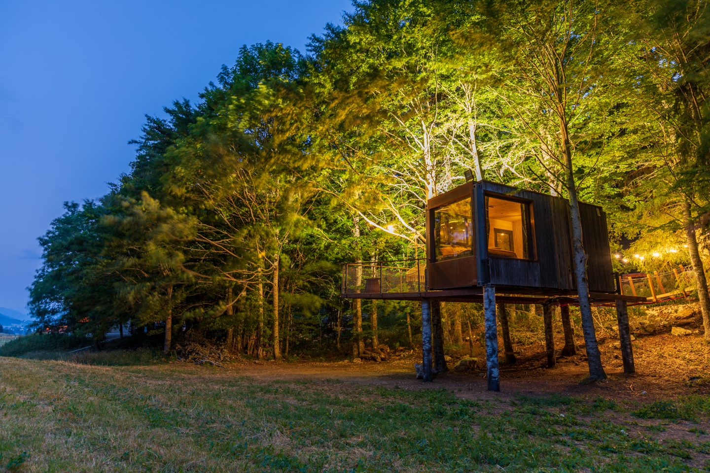 Cabane perchée au cœur de la nature à Autrans — environnement naturel