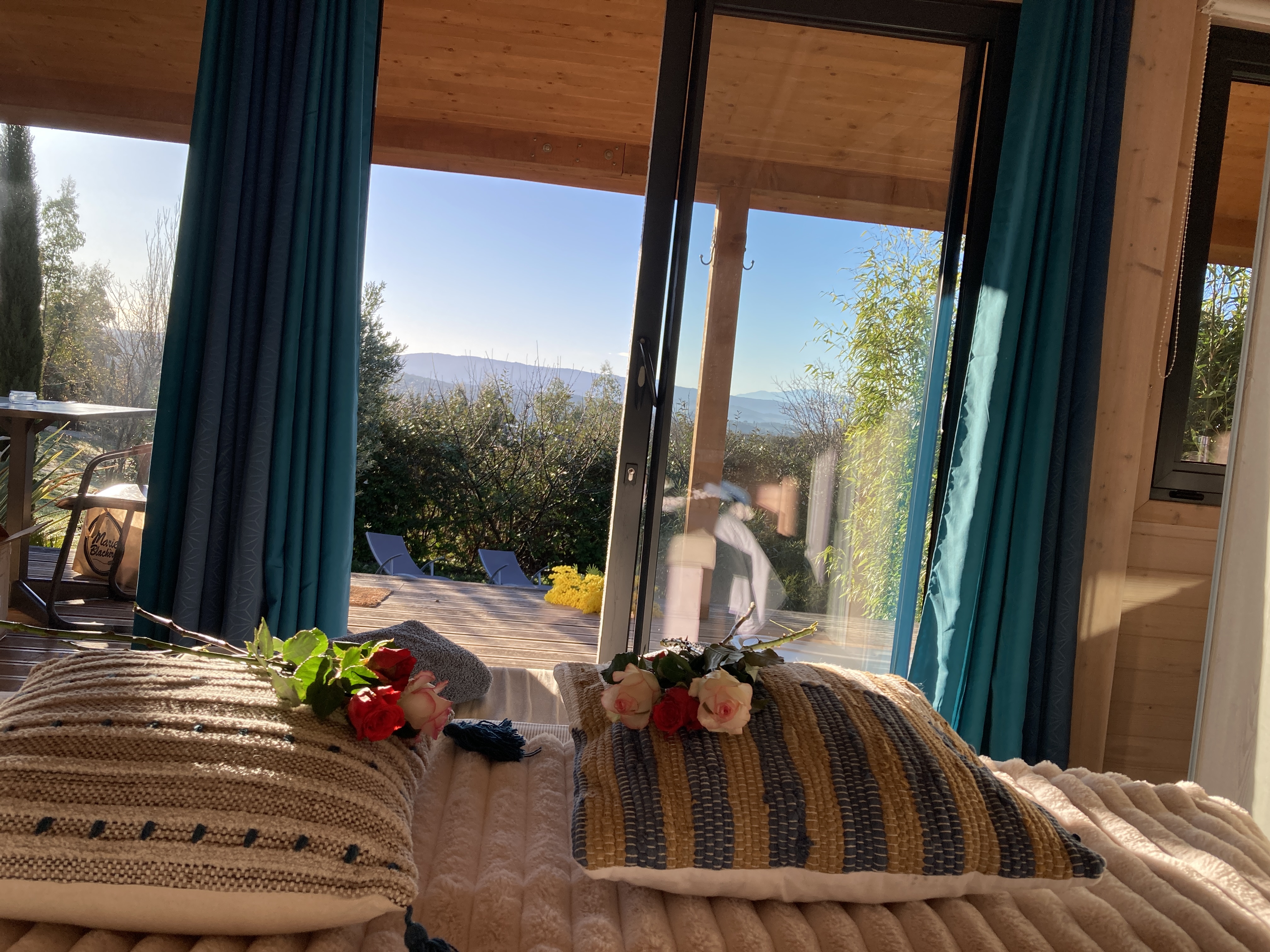 Cabane Spa des Baies Sauvages : une échappée en Languedoc-Roussillon à Villarzel Du Razès — vue depuis la terrasse