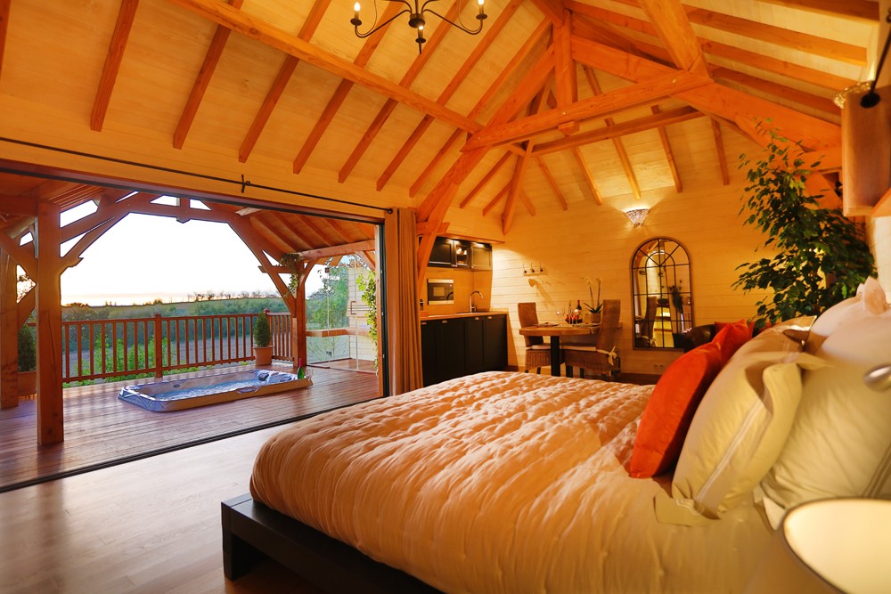 Cabane de Luxe avec sauna et Spa — Cabane dans les arbres à Aude à Carcassonne — environnement naturel