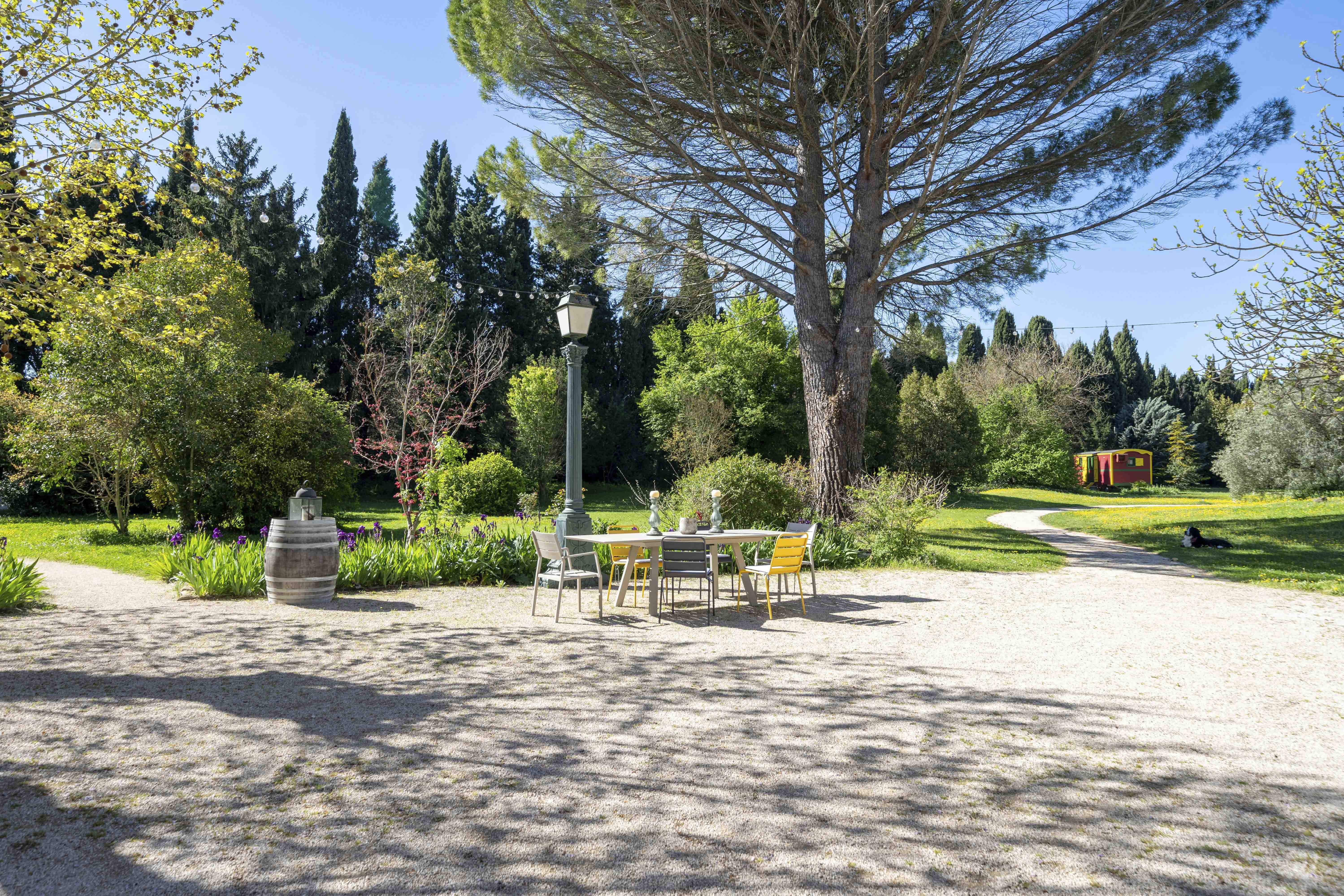 Évasion en roulotte : Marius et sa piscine en Provence à Saint Remy De Provence — chambre